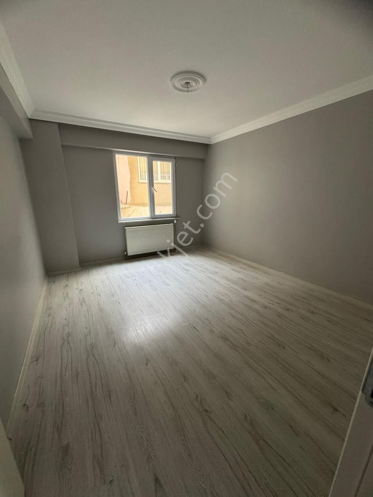 Tuğra'dan Reşadiye Mahallesinde 145 M2 İskanlı Kullanışlı Daire - Görsel 25