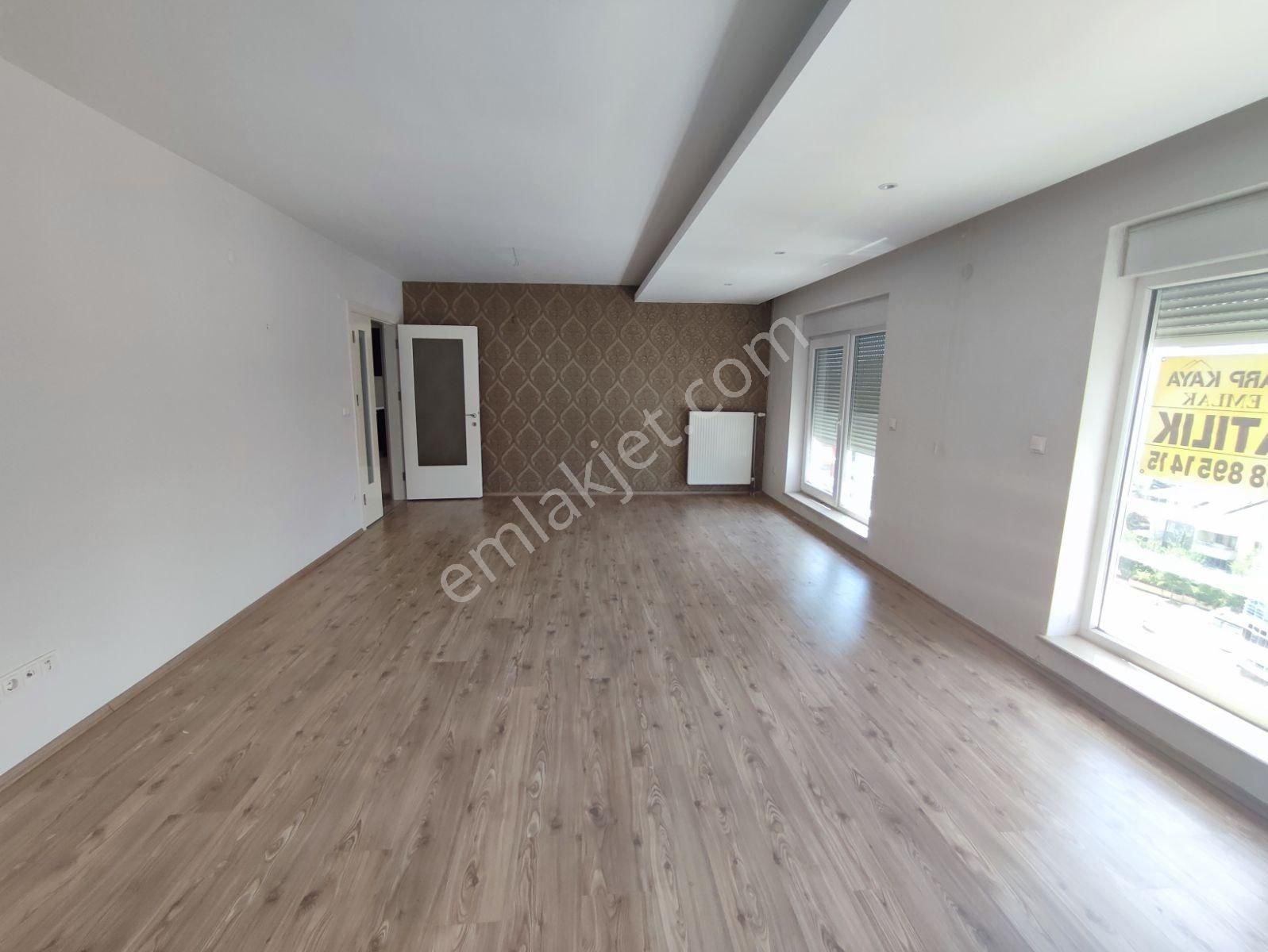 Ugur Mumcu Caddesinde Satılık 4+1 Full Yapılı Daire - Görsel 13