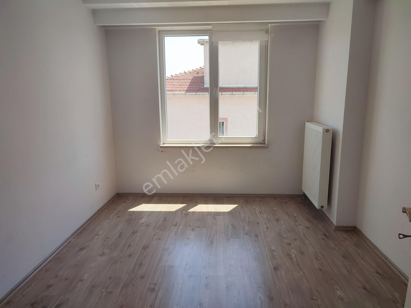 Ugur Mumcu Caddesinde Satılık 4+1 Full Yapılı Daire - Görsel 16