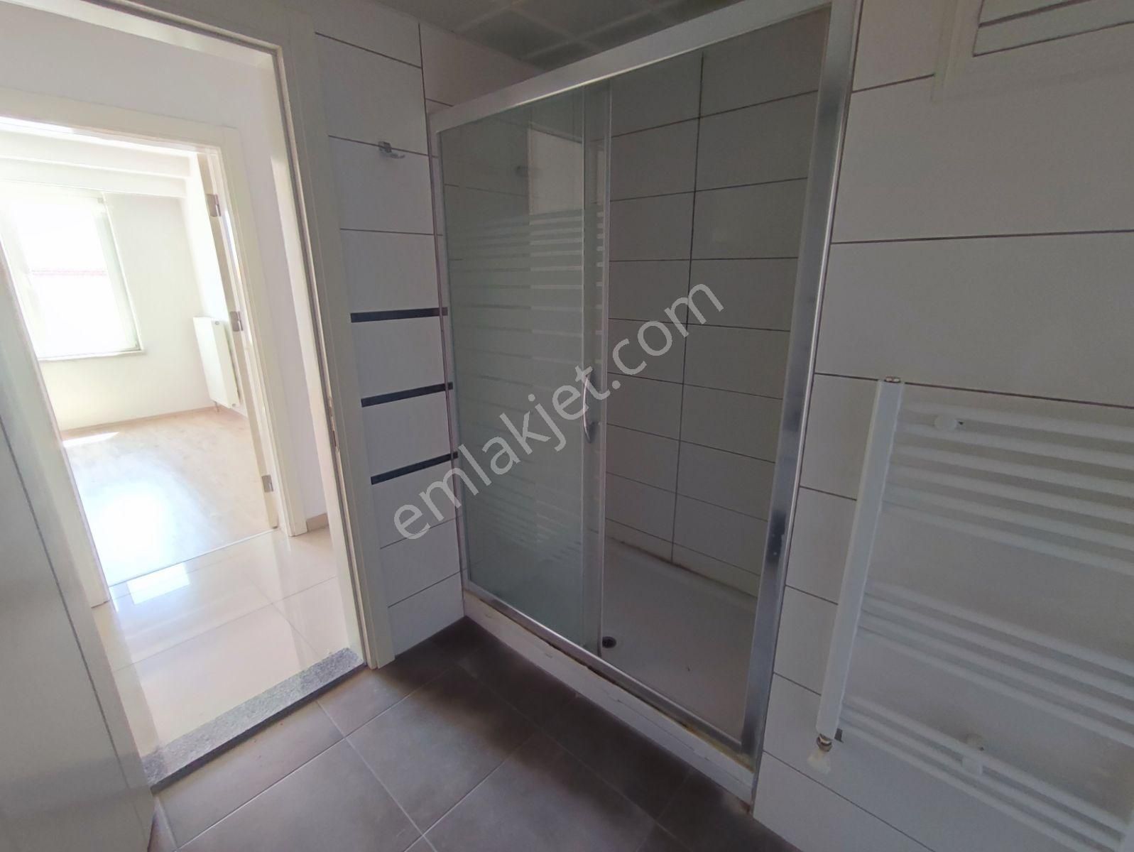 Ugur Mumcu Caddesinde Satılık 4+1 Full Yapılı Daire - Görsel 10