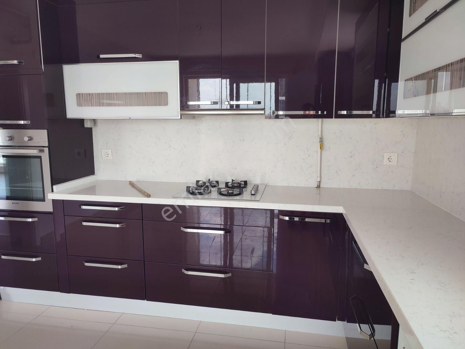 Ugur Mumcu Caddesinde Satılık 4+1 Full Yapılı Daire - Görsel 29