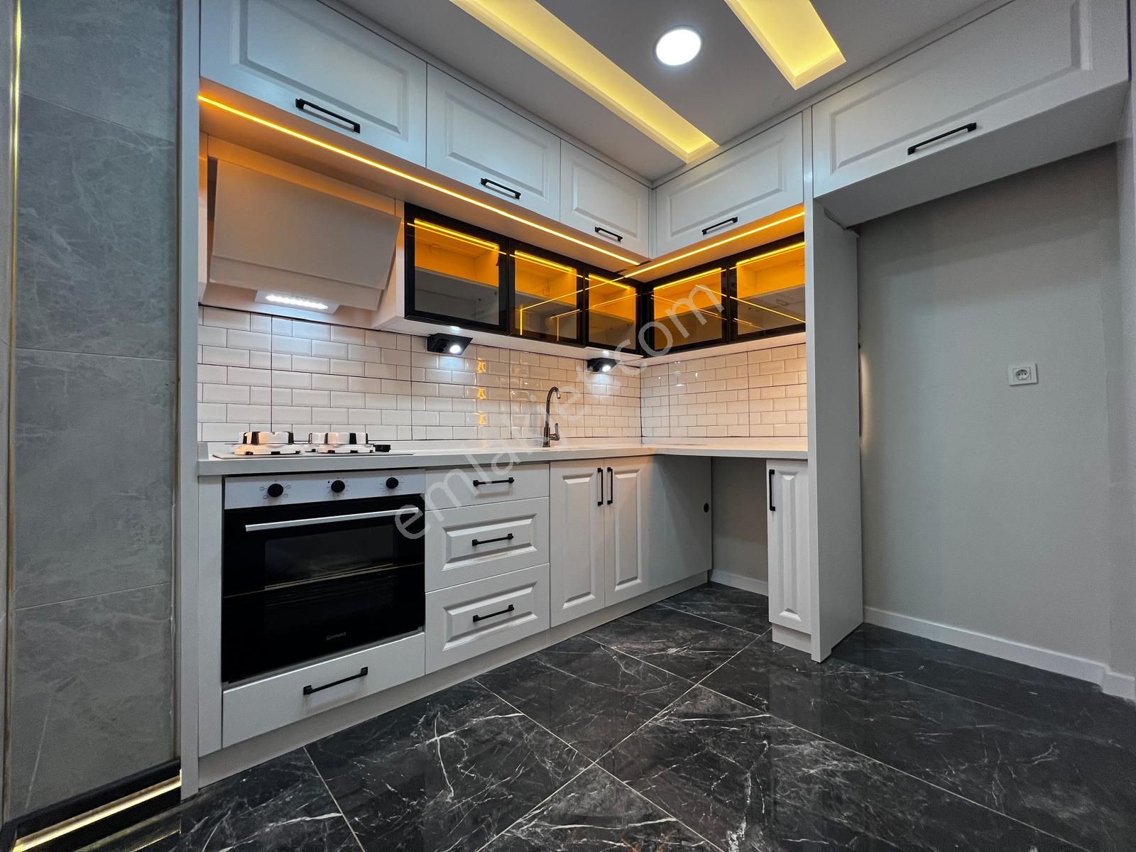 Yiğit'ten Akçay Kalbinde 2+1 Lüks Tasarım Hamam Konseptli Daire - Görsel 4