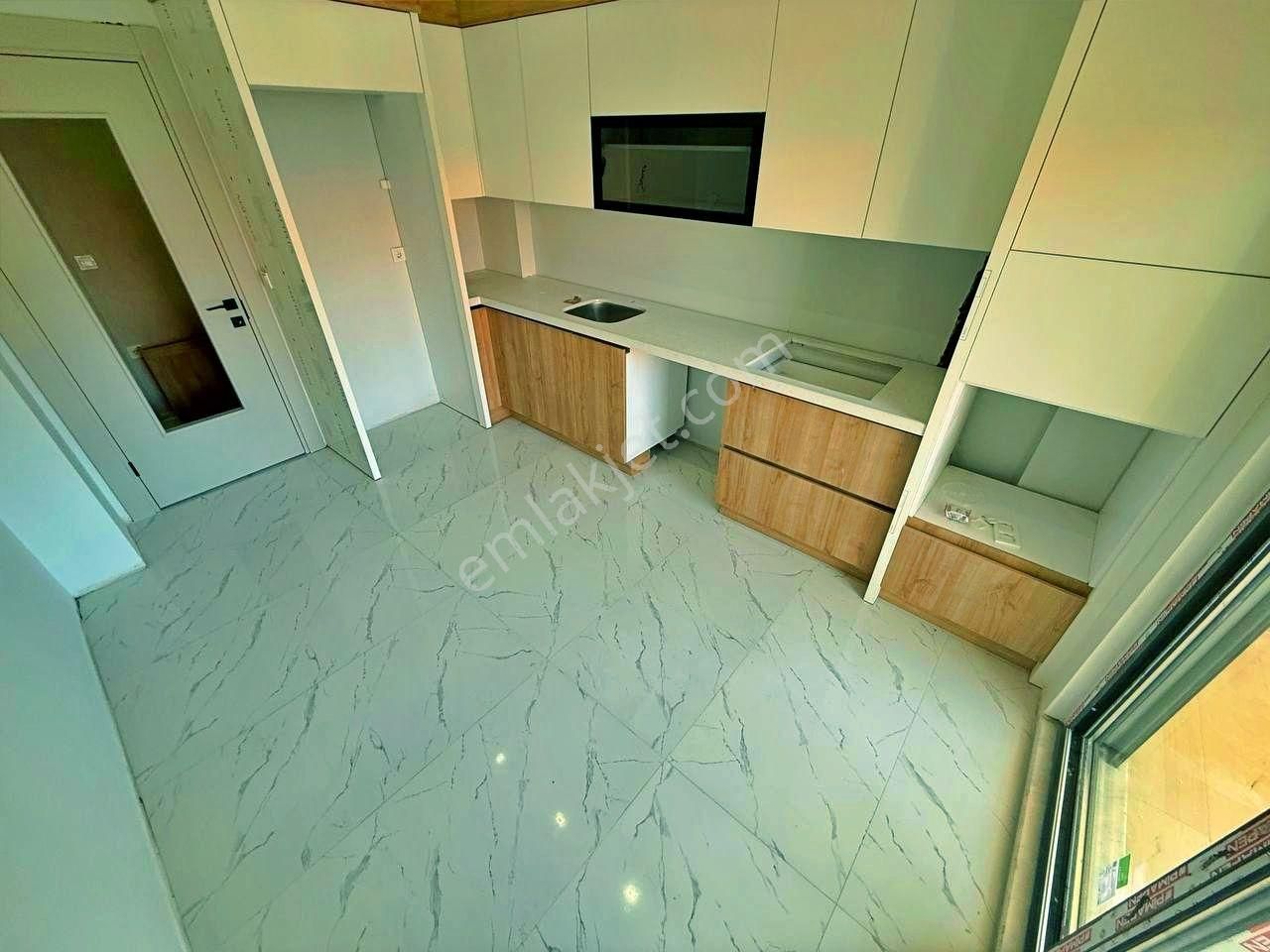 Uytundan Edremit Cennetayağında Kapalı Otoparklı 3+1 Dubleks - Görsel 4