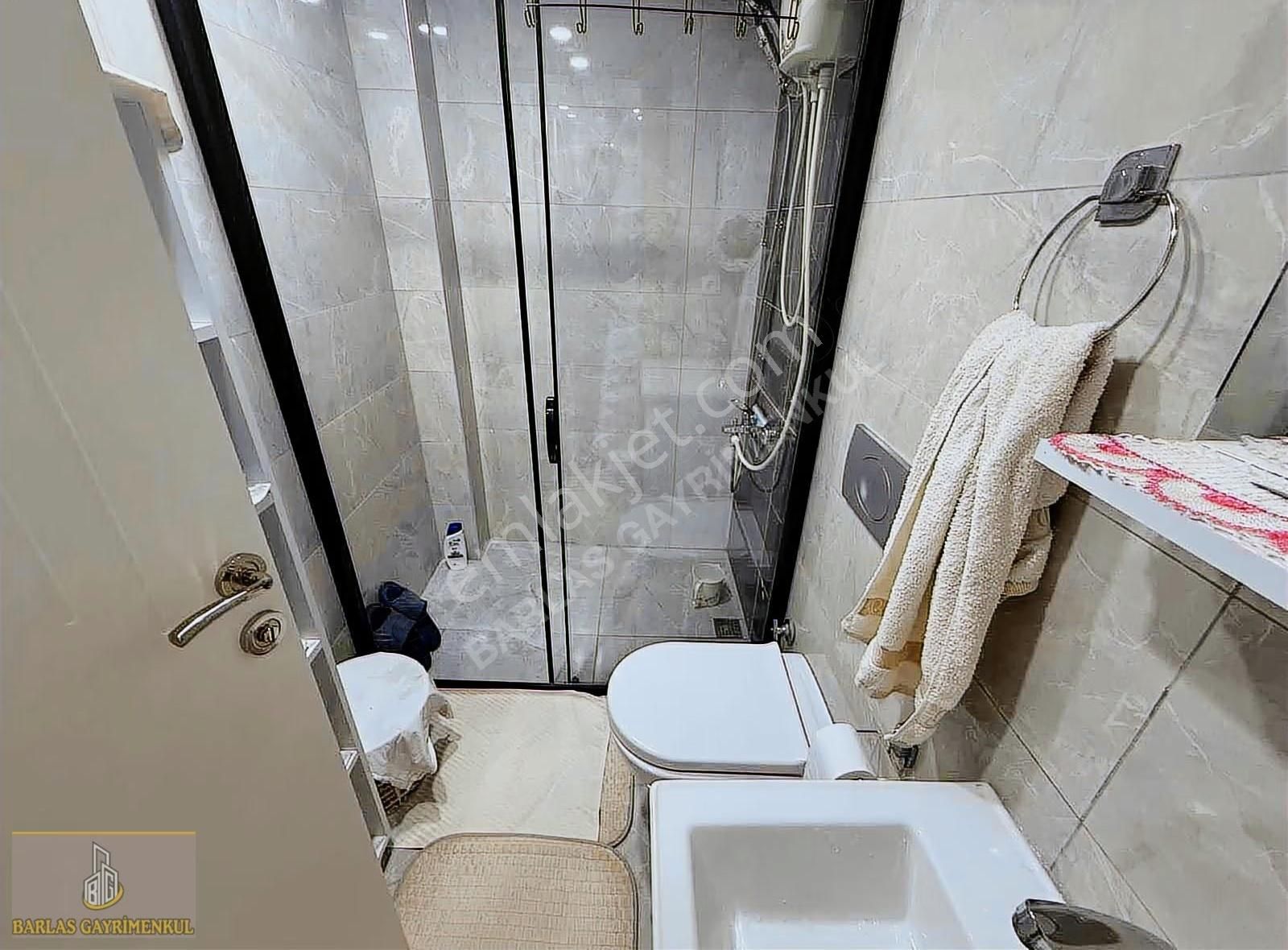 V. Karşıyaka Mahallesinde Tramvaya Yakın Lüks Satılık 2+1 Daire - Görsel 3