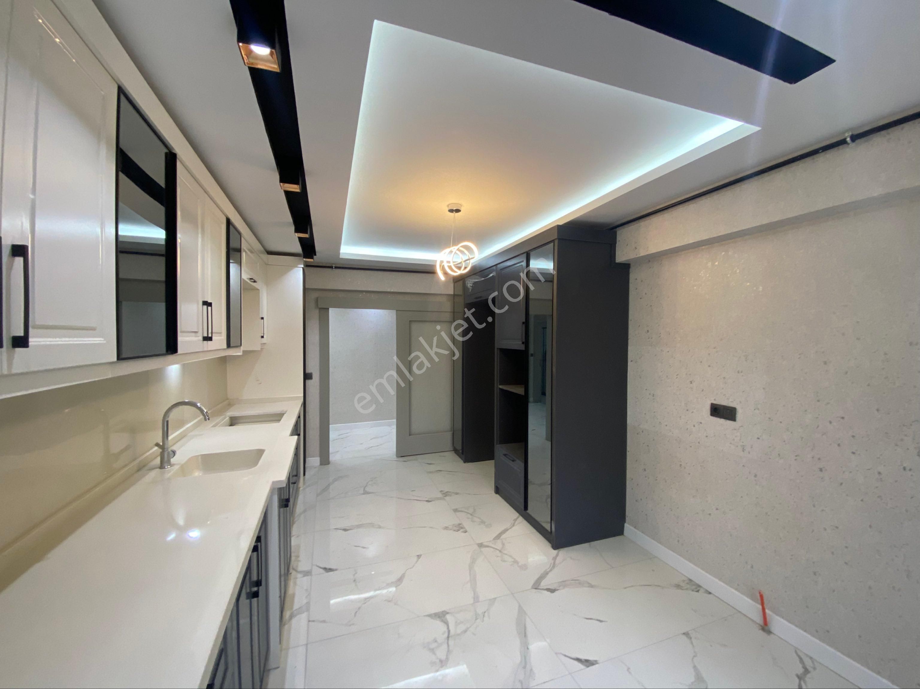 Keçiören Bağlum Karakaya'da Bulvar Yakını 0 Giyinme Odalı 4+1 Satılık Masrafsız Daire