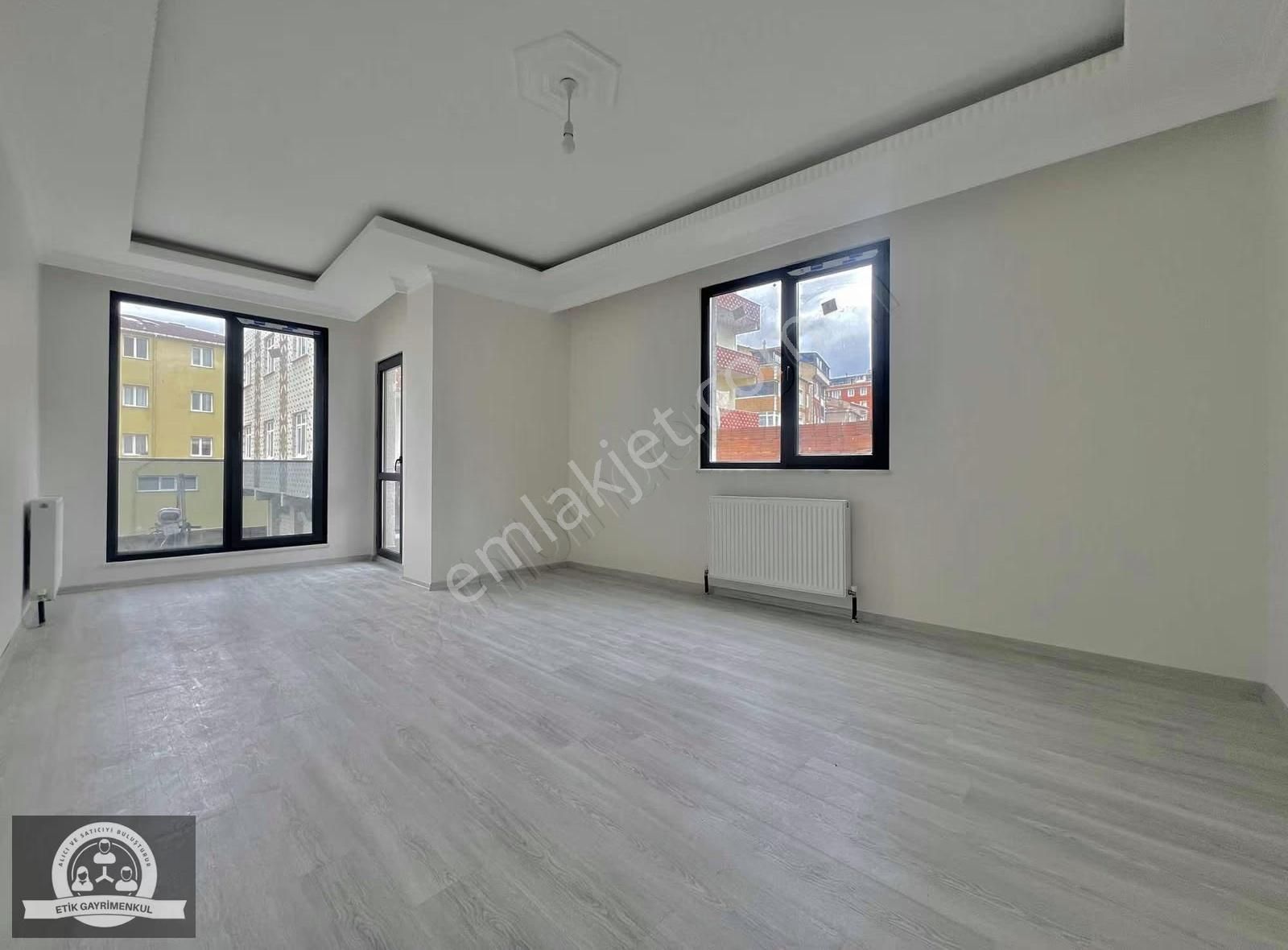 Yenidoğan Merkezde 3.katta Kiralık 2+1 Arakat Daire