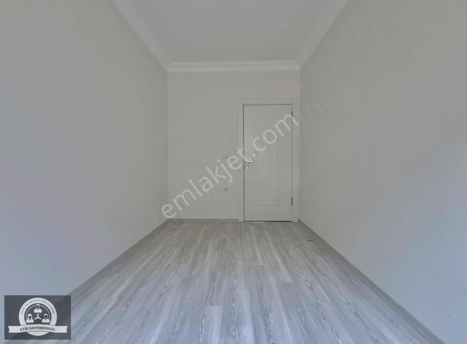 Yenidoğan Merkezde 3.katta Kiralık 2+1 Arakat Daire - Görsel 3