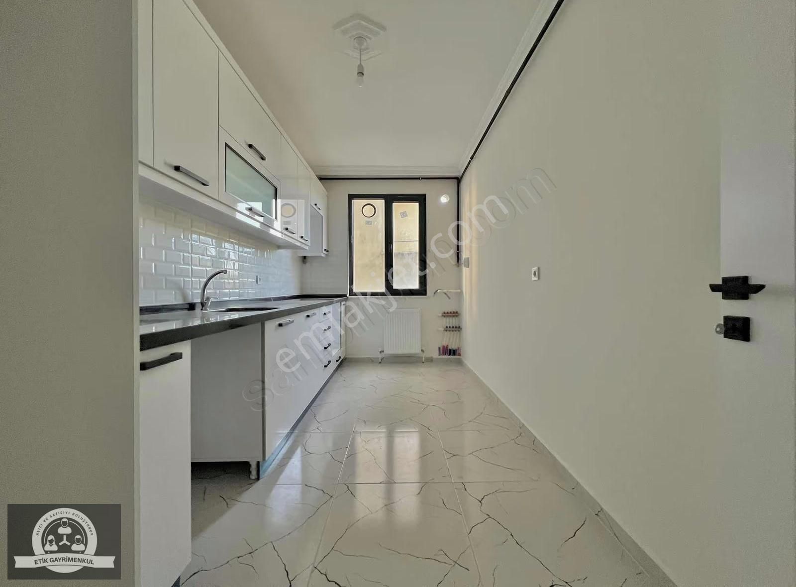 Veysel Karani Mah. 2+1 Arakat Daire (1. Kat) - Görsel 15