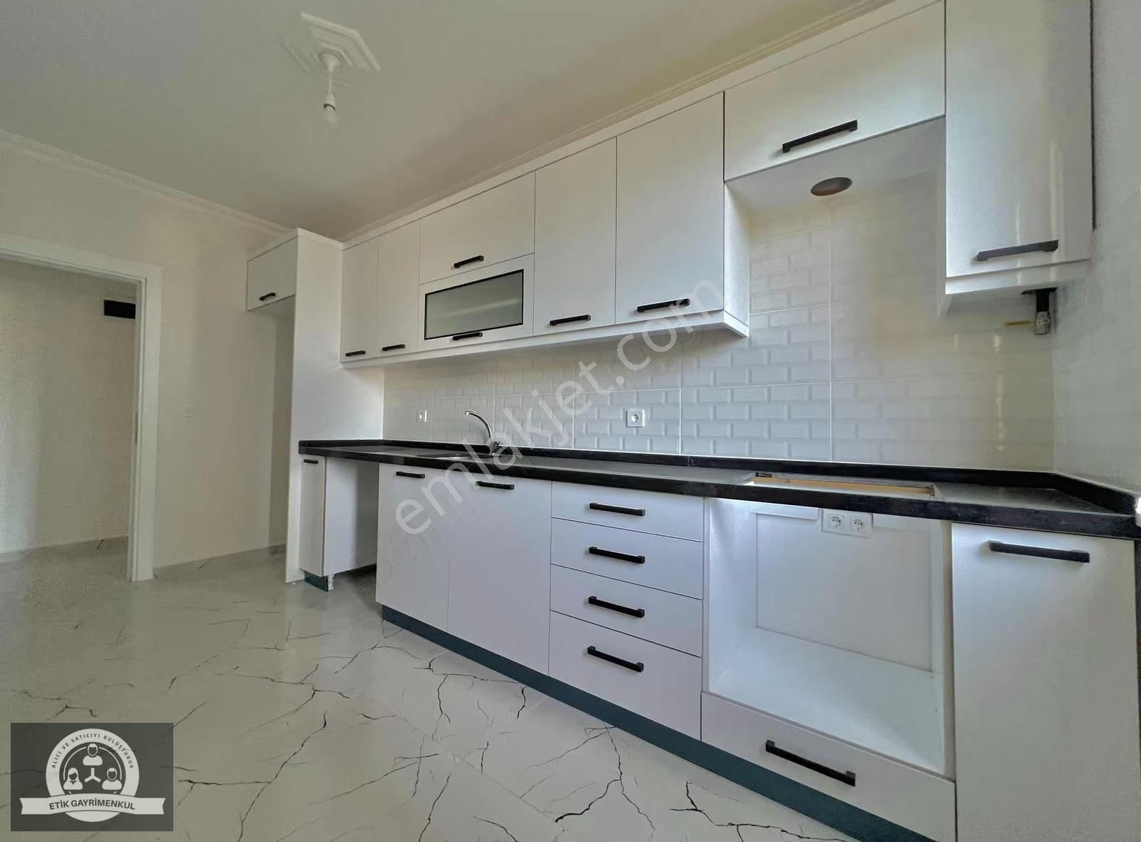 Veysel Karani Mah. 2+1 Arakat Daire (1. Kat) - Görsel 11