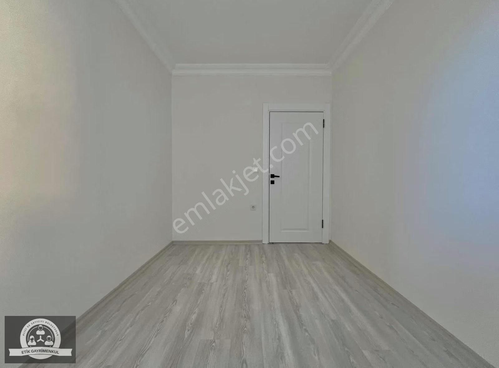 Veysel Karani Mah. 2+1 Arakat Daire (1. Kat)