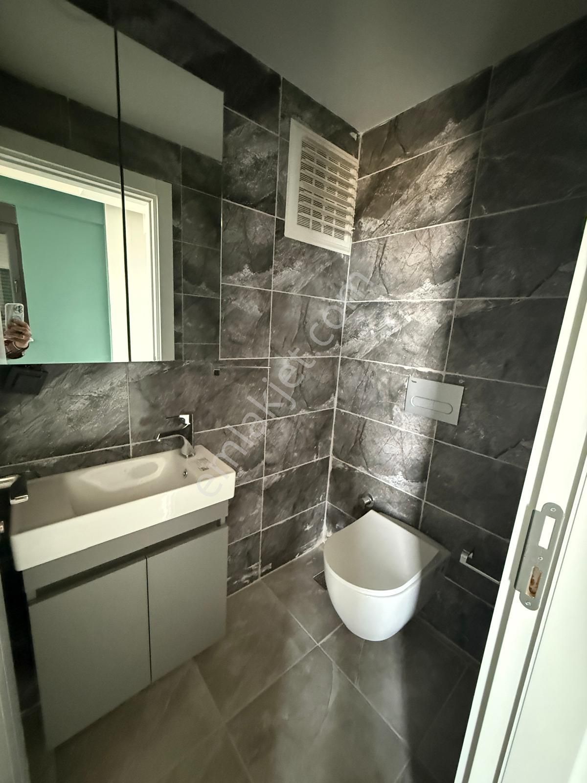 V.aydoğmuşta Sıfır Ebv Banyolu Çift Balkonlu Havuzlu İskanlı Kat Cephe Seçenekli 2+1 Ler - Görsel 5