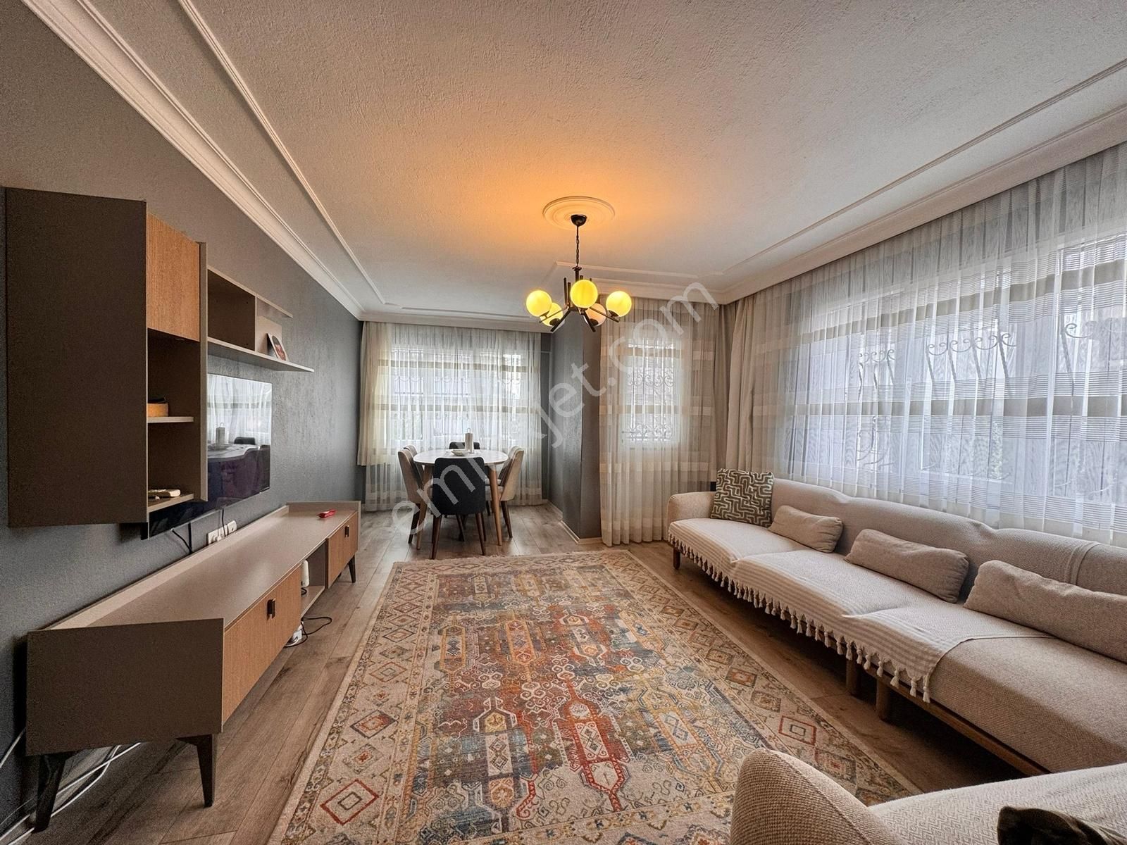 Yenigün Mahallesi Merkezi Lokasyonda 3+1