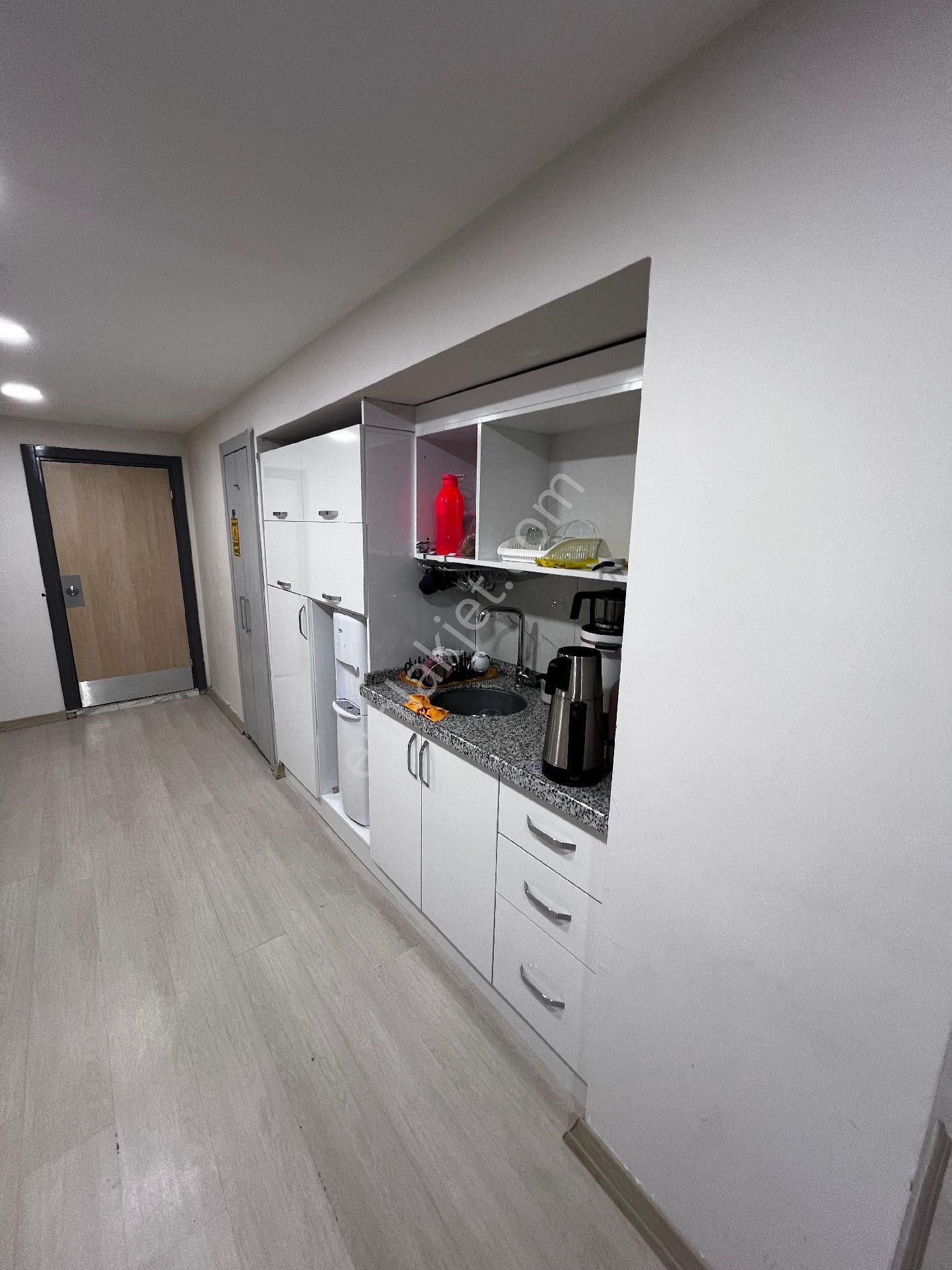 Avcılar Merkezde Kullanışlı Temiz Ofis Merkezi Konumda