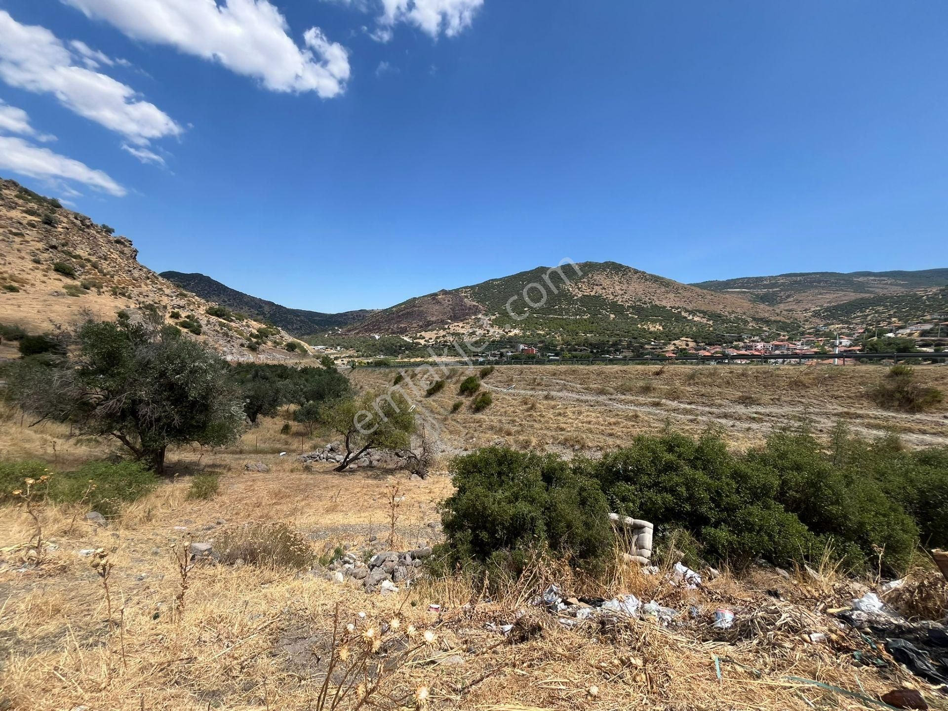 İzmir Menemen Ayvacıkta Manisa Yoluna Sıfır Satılık Tarla