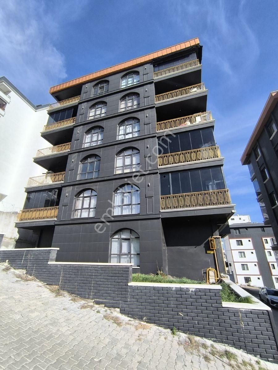 Ali Şeker'den Atakum İncesu'da Sahile Yakın Geniş Satılık 1+1