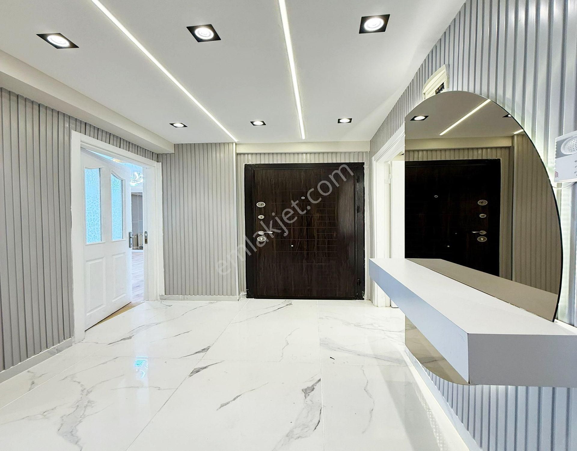 Metrobüse 5 Dakika Mehterçeşme Mahallesinde Dekorlu Arakat 2+1 Daire !!! - Görsel 14