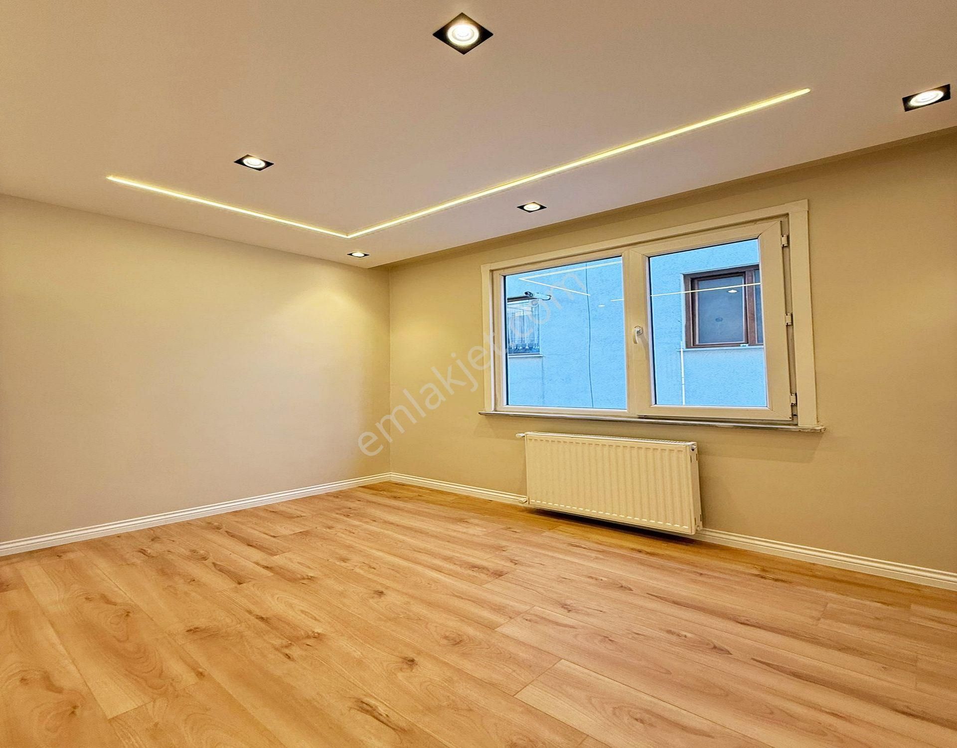 Metrobüse 5 Dakika Mehterçeşme Mahallesinde Dekorlu Arakat 2+1 Daire !!! - Görsel 13