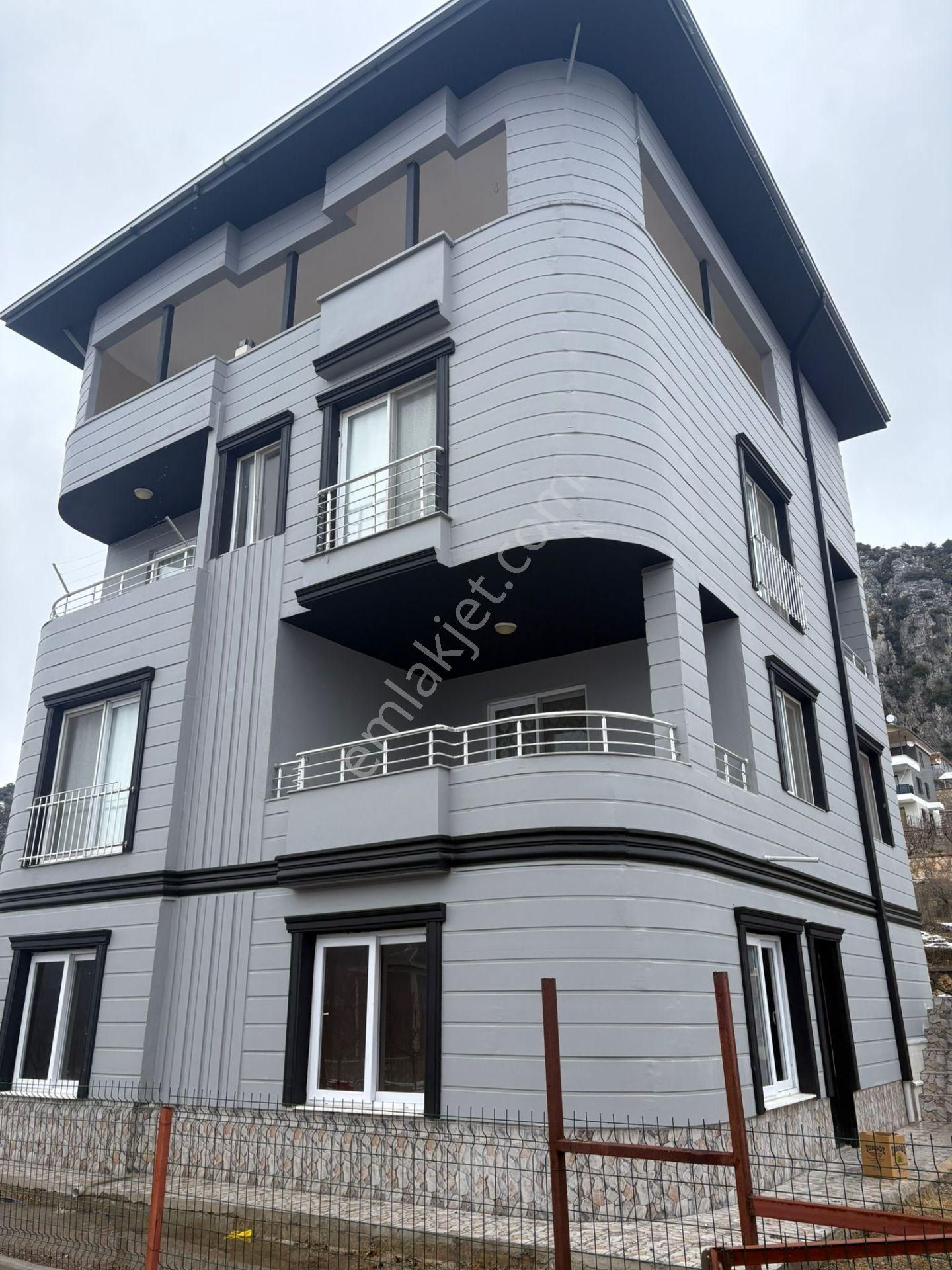 Karınca'dan Soğucak'ta Harika Manazaralı Dublex Villa Satılık - Görsel 3