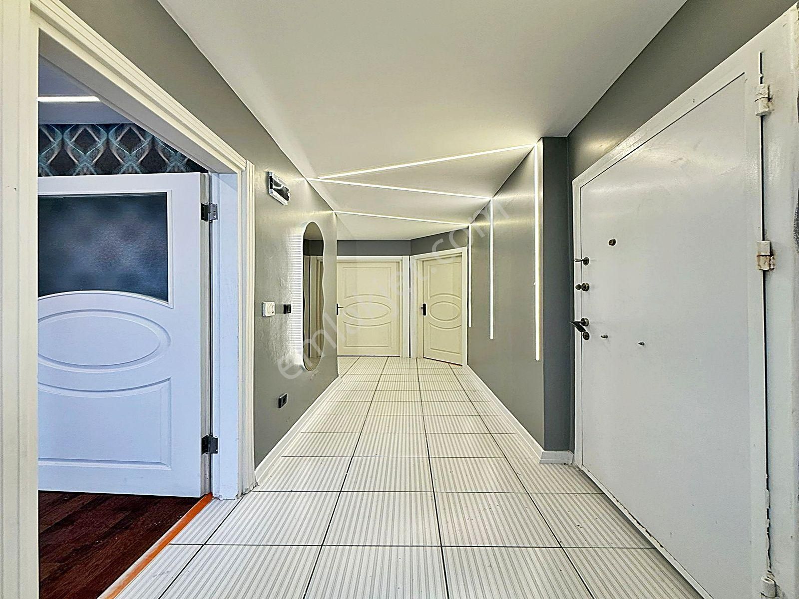 Esenyurt Mehterçeşme Mahallesinde Metrobüse Yakın Yüksek Giriş 3+1 Daire - Görsel 18