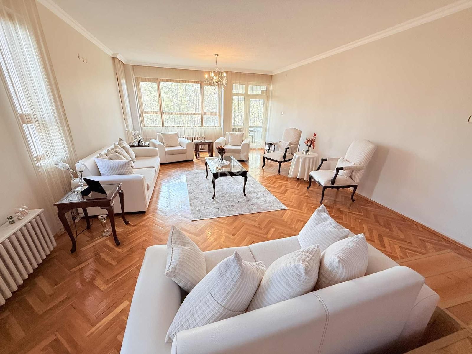 Çankaya Mutluköy Beta Sitesinde 190 M2 4+1 Asansörlü Daire - Görsel 15