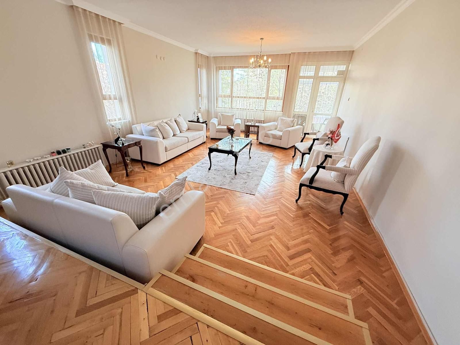 Çankaya Mutluköy Beta Sitesinde 190 M2 4+1 Asansörlü Daire - Görsel 22