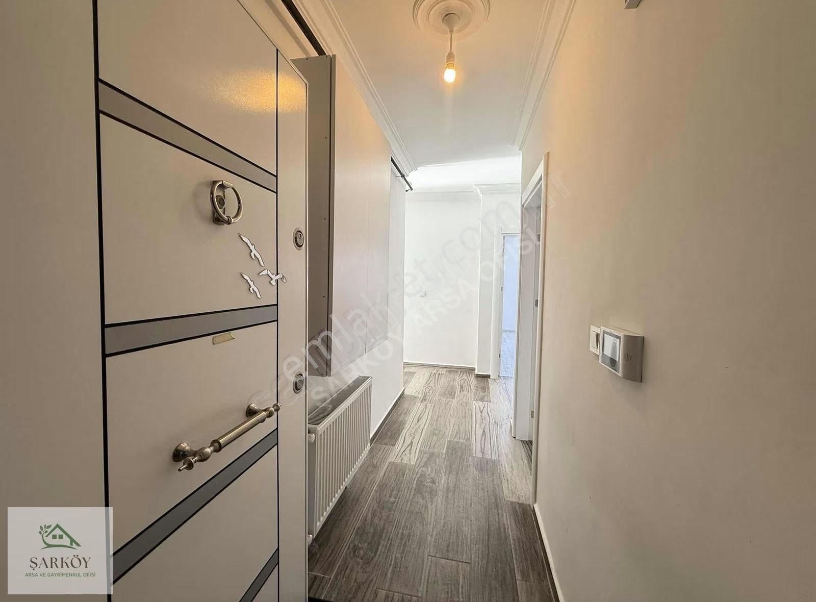 Altınova Mahallesi Satılık 2+1 Daire Köşe Konumda - Görsel 2