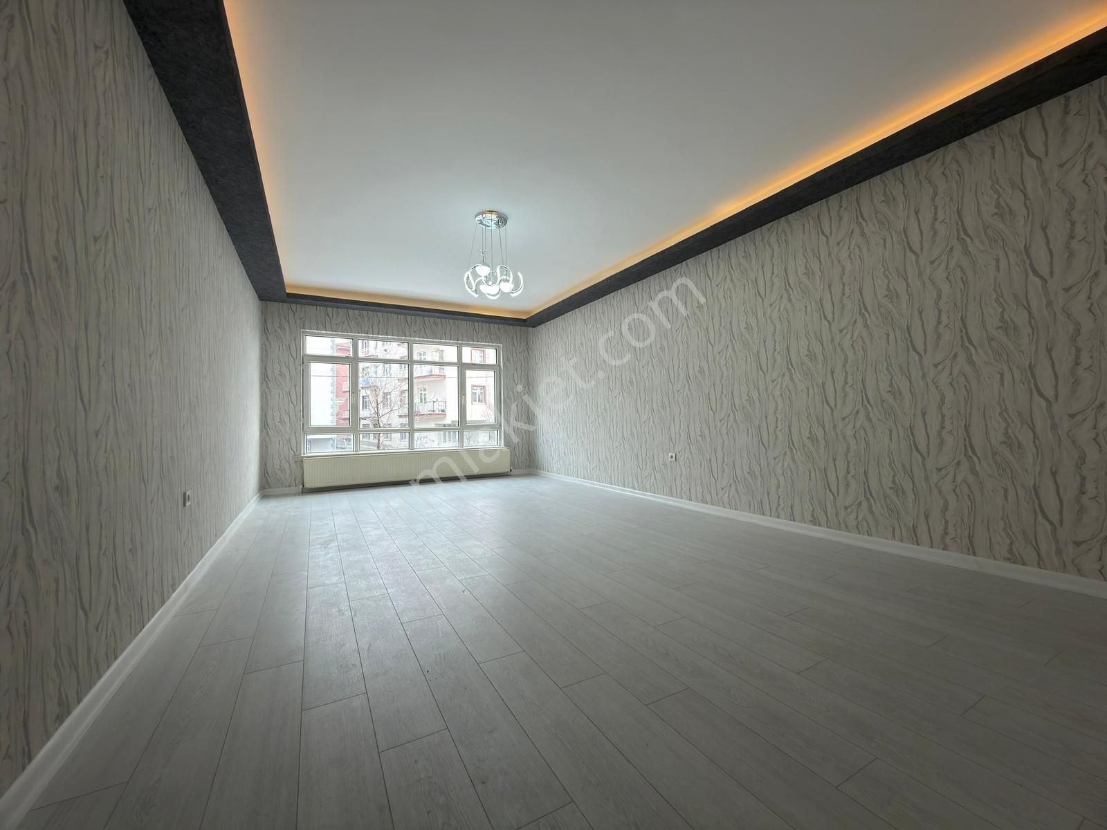 Kariyerden Tepebaşın'da Cadde Yakını Ara Katta Lüx Yapılı 3+1 Daire - Görsel 8