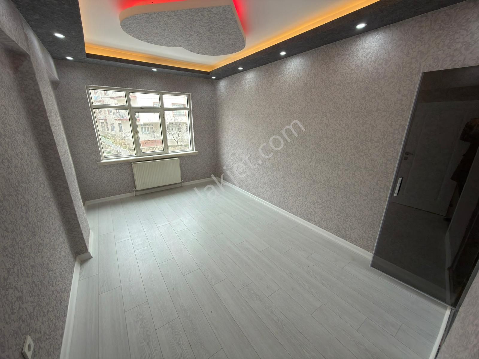 Kariyerden Tepebaşın'da Cadde Yakını Ara Katta Lüx Yapılı 3+1 Daire - Görsel 17