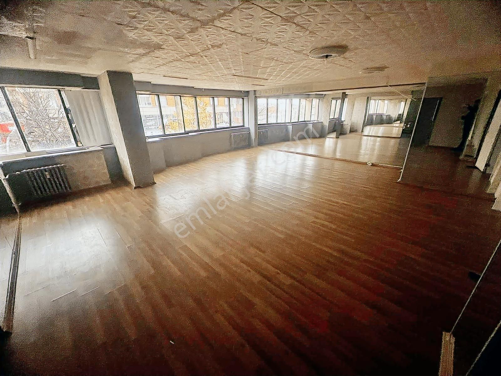 Çankaya Tunalıhilmi Cadde 120 M2 Asansör Garajlı Ofis İşyeri