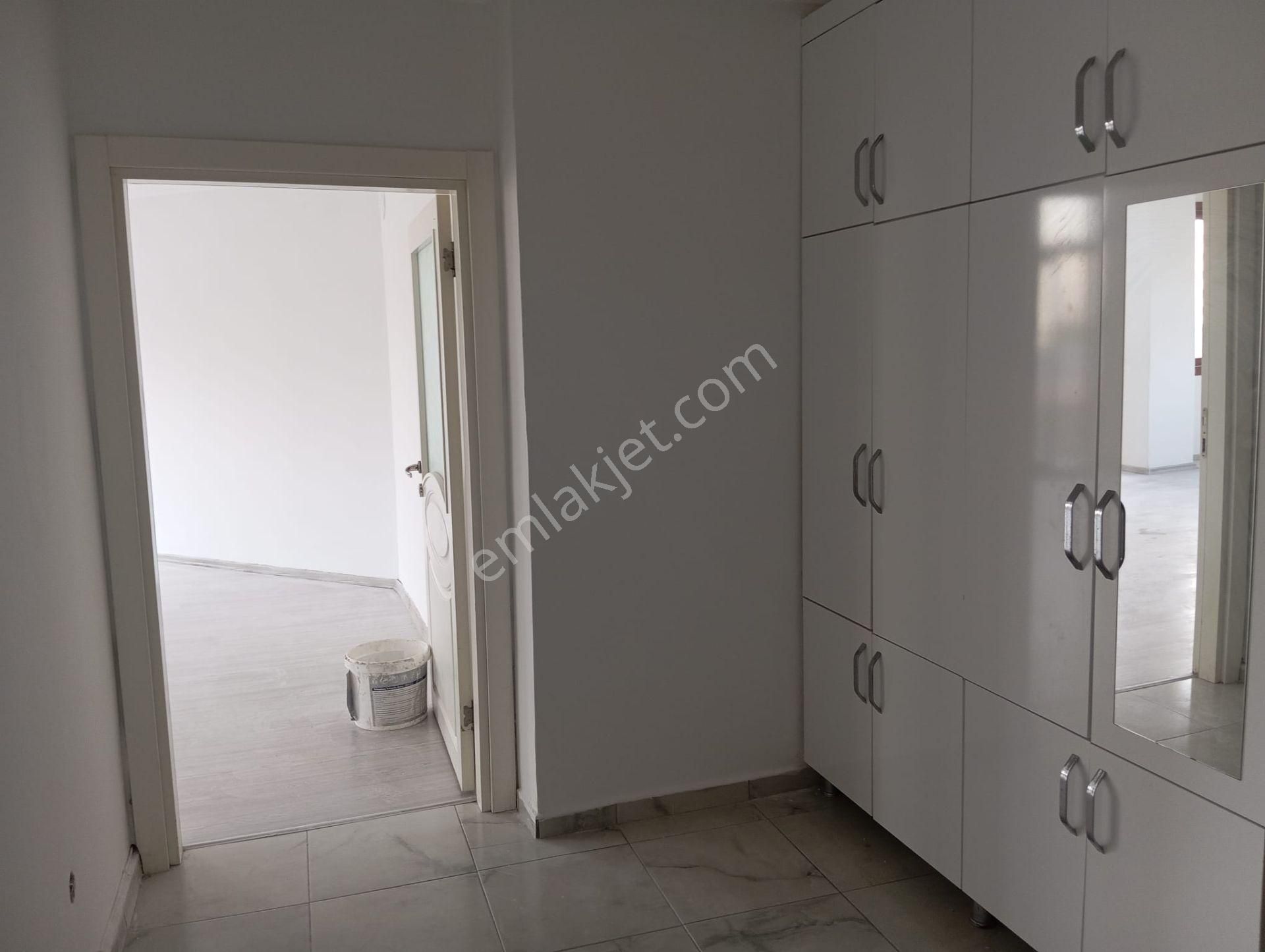 Vega'dan Solide Deniz Manzaralı Anayol Üzerinde Merkezi Konum Kiralık 3+1 Daire - Görsel 7