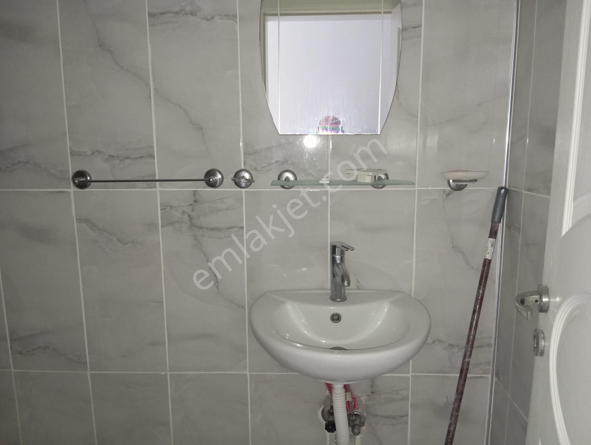 Vega'dan Solide Deniz Manzaralı Anayol Üzerinde Merkezi Konum Kiralık 3+1 Daire - Görsel 14