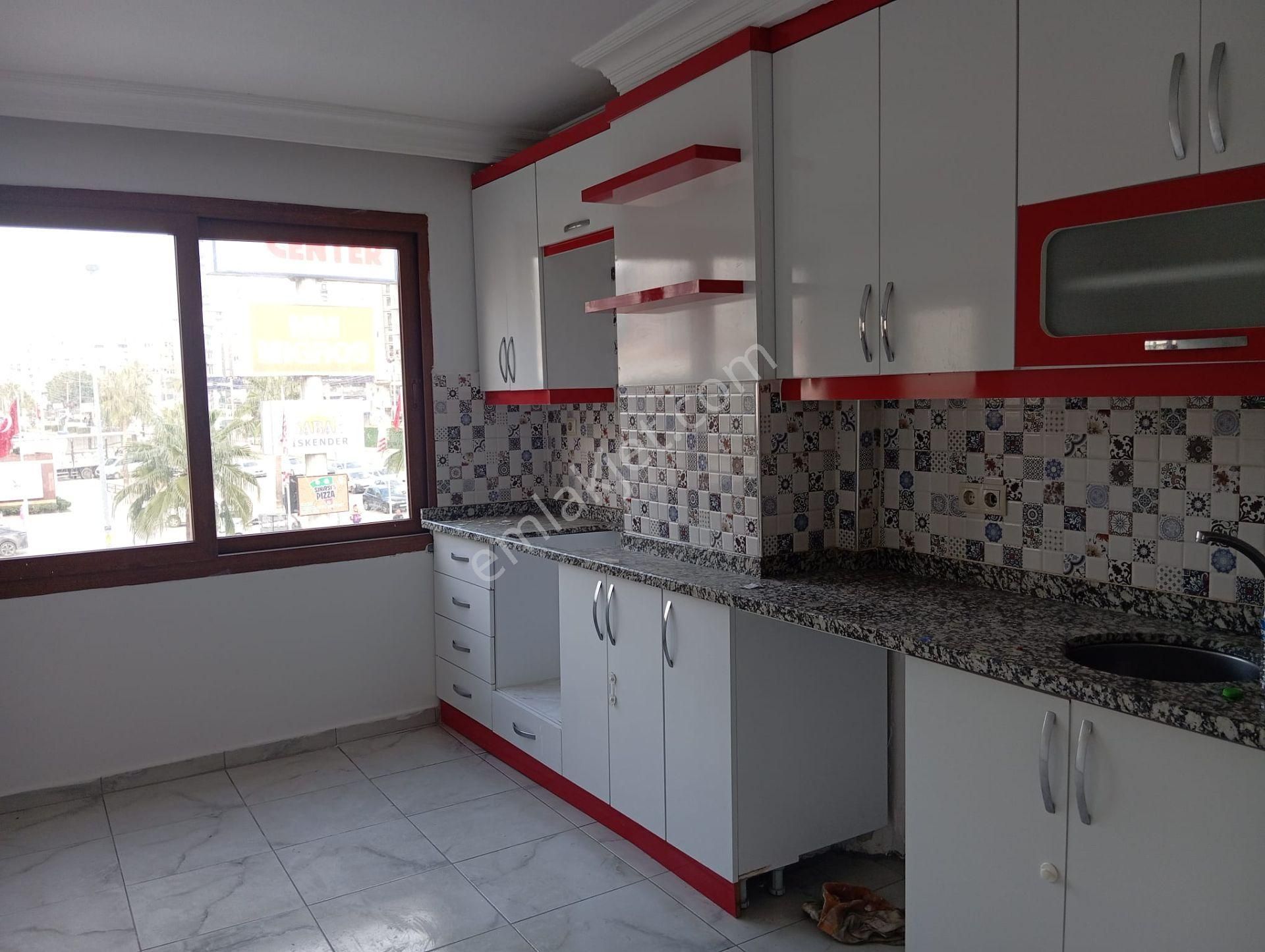 Vega'dan Solide Deniz Manzaralı Anayol Üzerinde Merkezi Konum Kiralık 3+1 Daire - Görsel 11