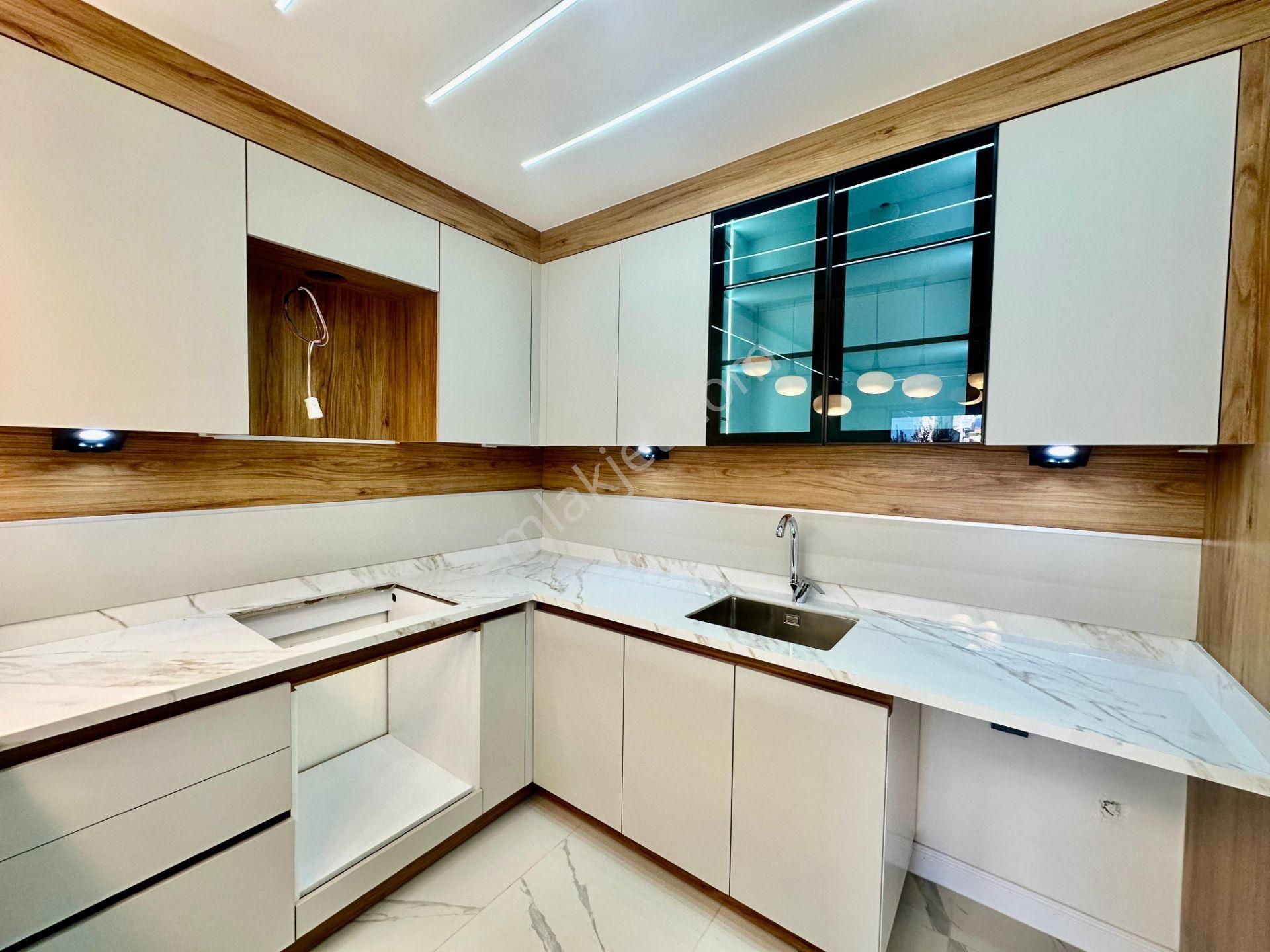 ꧁ay Emlaktan꧁akçay Merkezde Denize 500 Mt Şık Tasarım Arakat Ayrı Mutfak Ön Cephe Satılık 3+1 Daire - Görsel 24