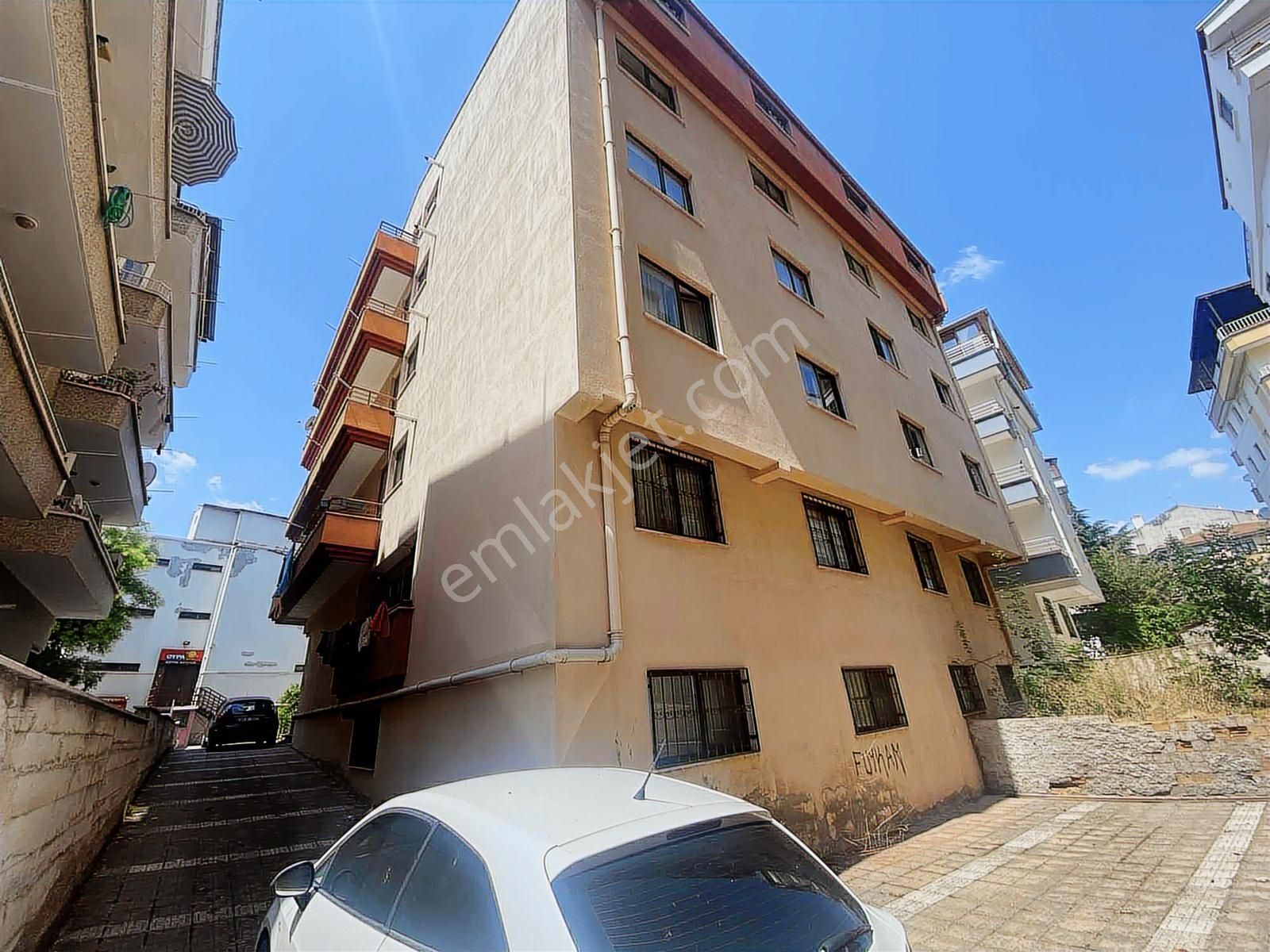 Ragıp Tüzün Caddesi Migros Arkası 2.adet 3+1 Satılık Daire - Görsel 4