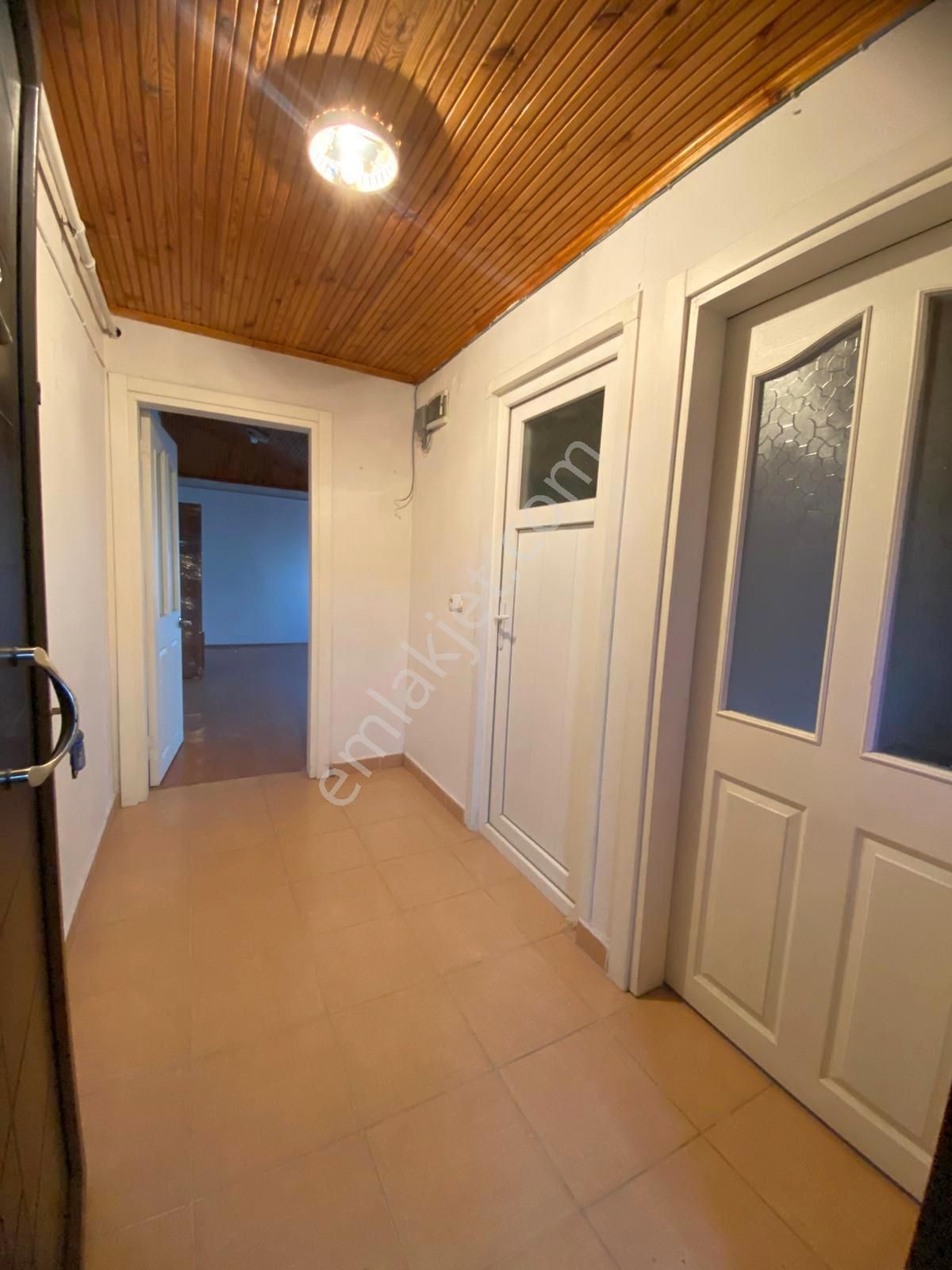 Mertcan'dan Velibaba Mah. Caddeye 3dk Açık Teraslı 1+1 Daire - Görsel 10