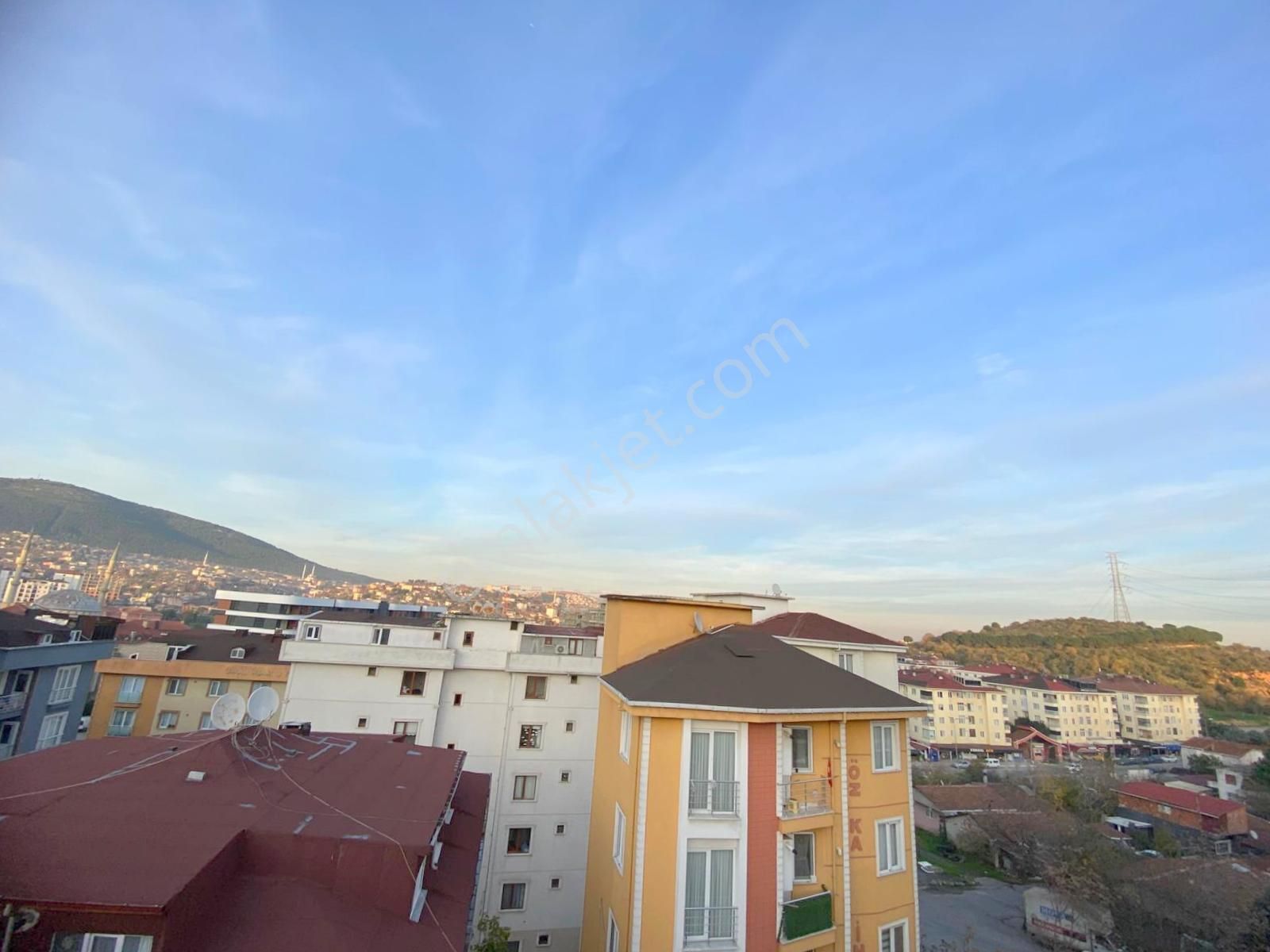 Mertcan'dan Velibaba Mah. Caddeye 3dk Açık Teraslı 1+1 Daire - Görsel 13