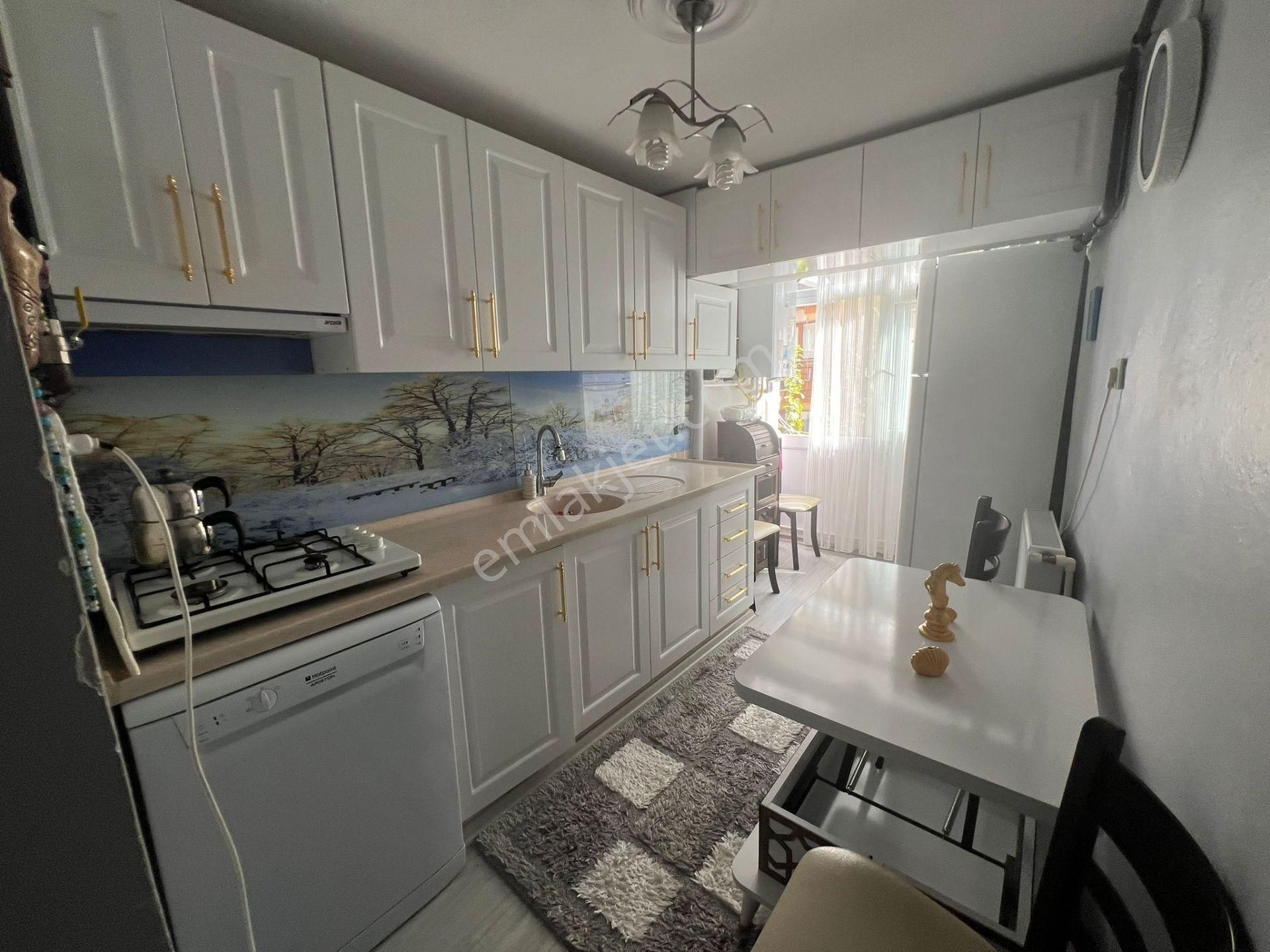 Acill Konak İzmirpark Avm Yakını 2+1 90m2 D.gazlı Ayrı Mutfak Arakat Fırsat Daire - Görsel 6