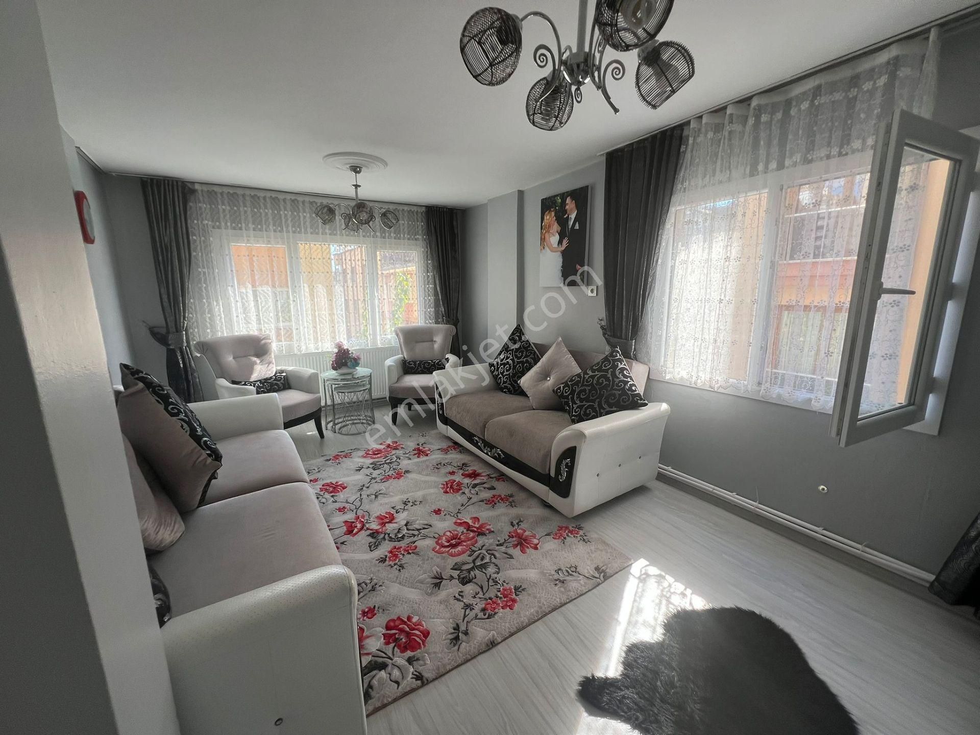 Acill Konak İzmirpark Avm Yakını 2+1 90m2 D.gazlı Ayrı Mutfak Arakat Fırsat Daire