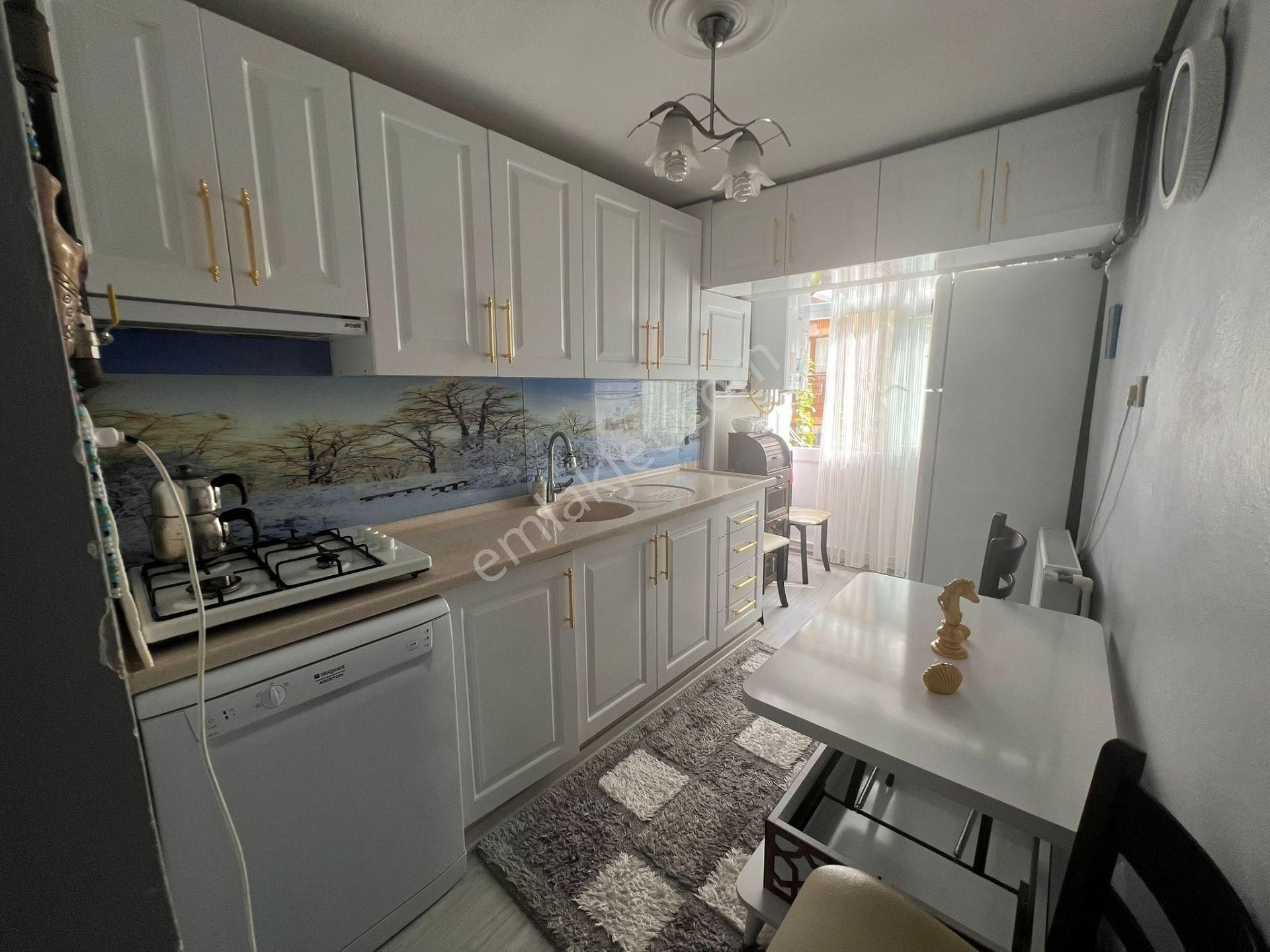 Acill Konak İzmirpark Avm Yakını 2+1 90m2 D.gazlı Ayrı Mutfak Arakat Fırsat Daire - Görsel 4