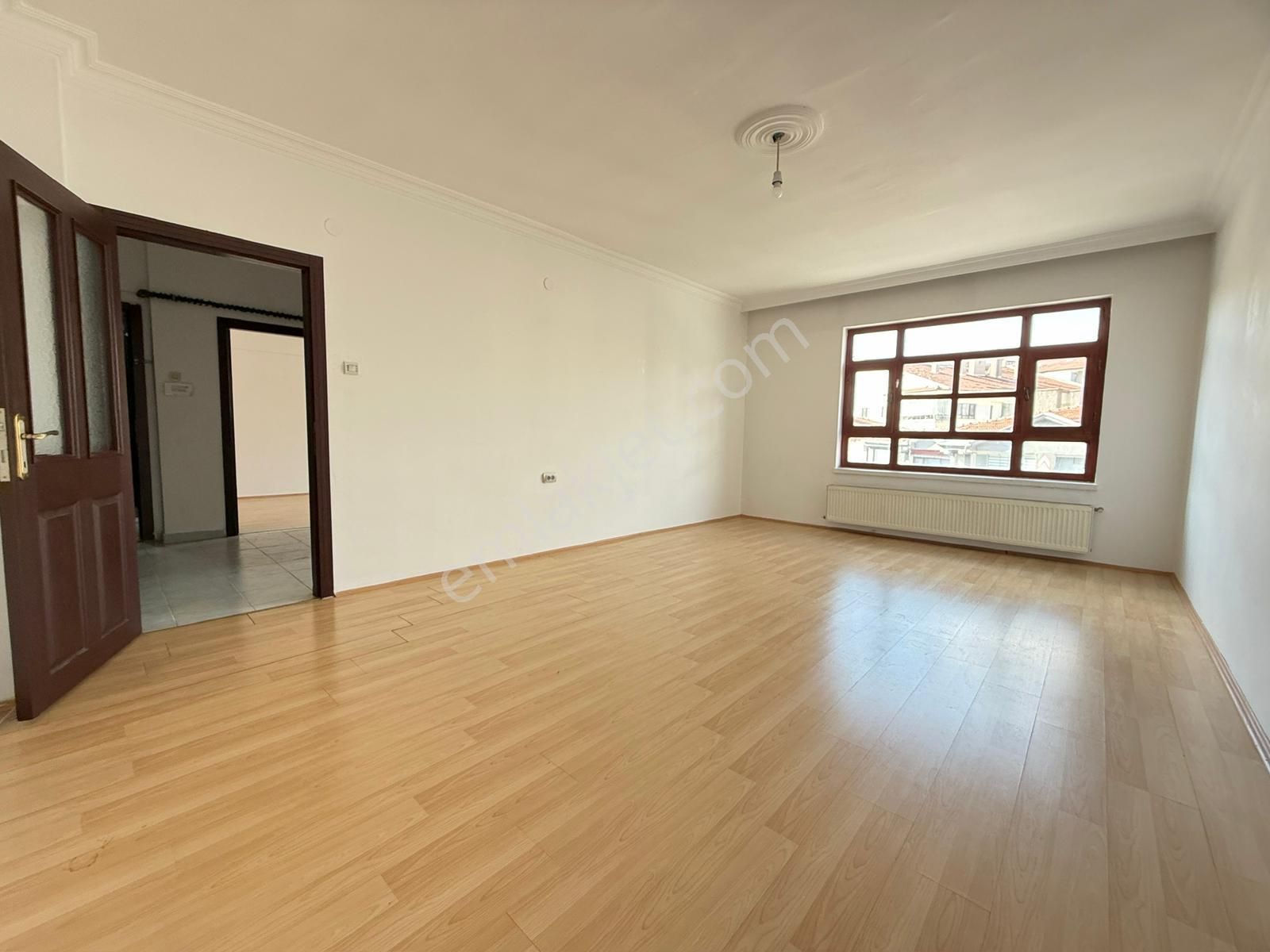 İncirli Barışyolu Caddesi'nde Ara Katta Geniş Çift Balkon 3+1 Daire - Görsel 23