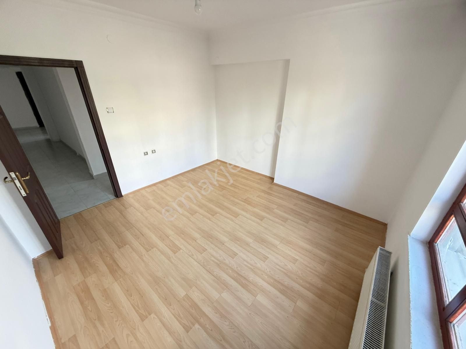 İncirli Barışyolu Caddesi'nde Ara Katta Geniş Çift Balkon 3+1 Daire - Görsel 27