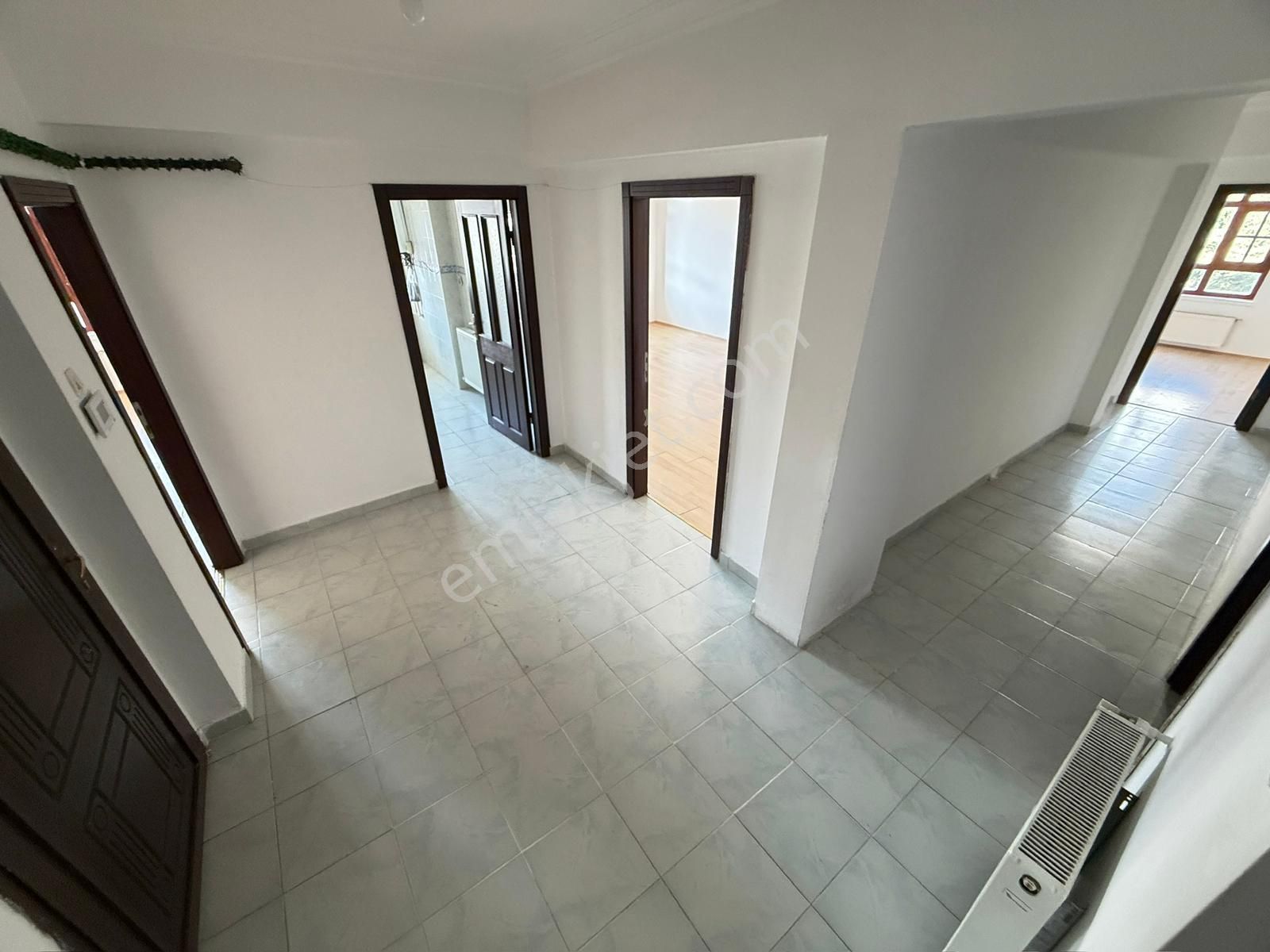 İncirli Barışyolu Caddesi'nde Ara Katta Geniş Çift Balkon 3+1 Daire - Görsel 17