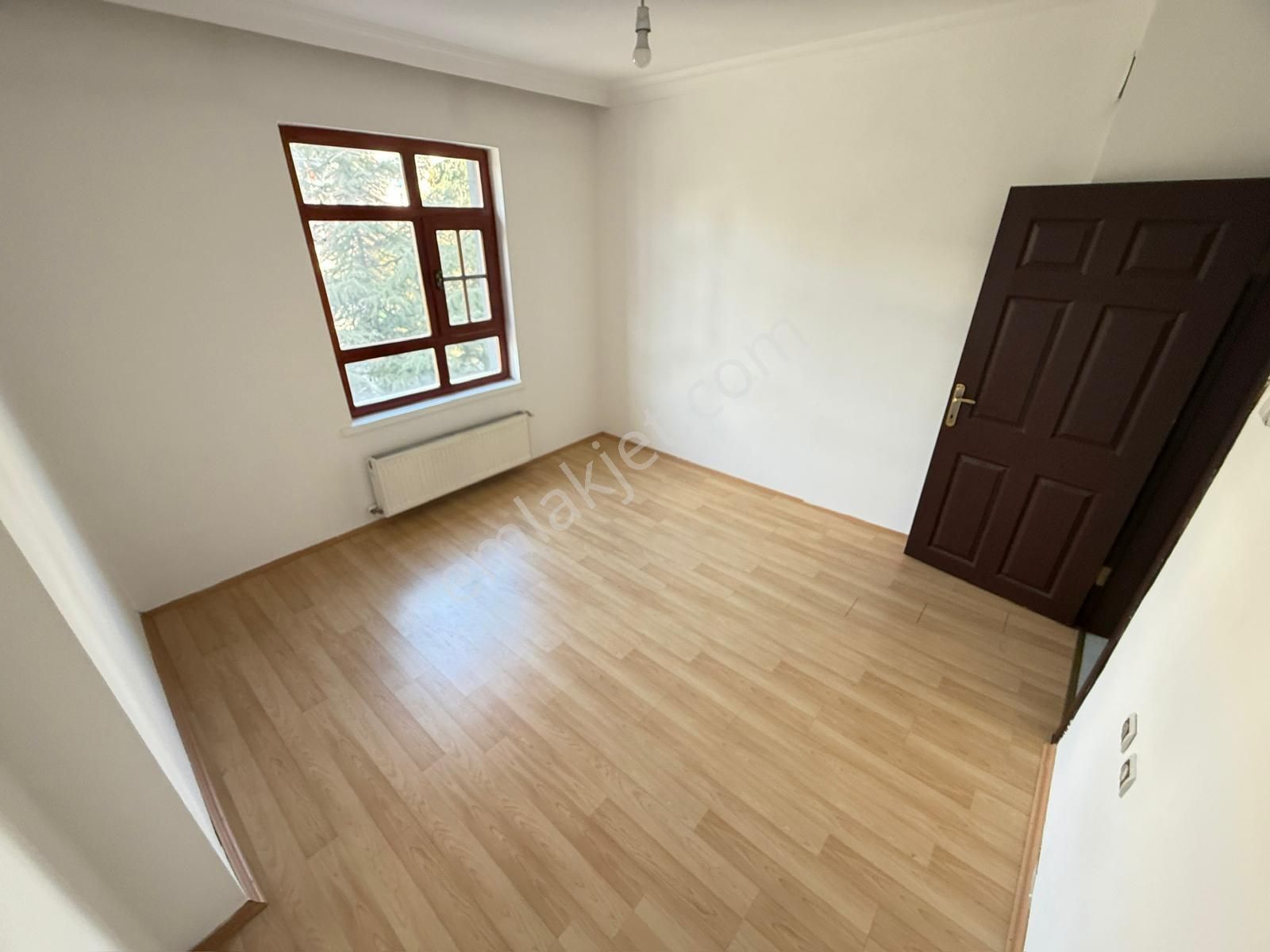 İncirli Barışyolu Caddesi'nde Ara Katta Geniş Çift Balkon 3+1 Daire - Görsel 24