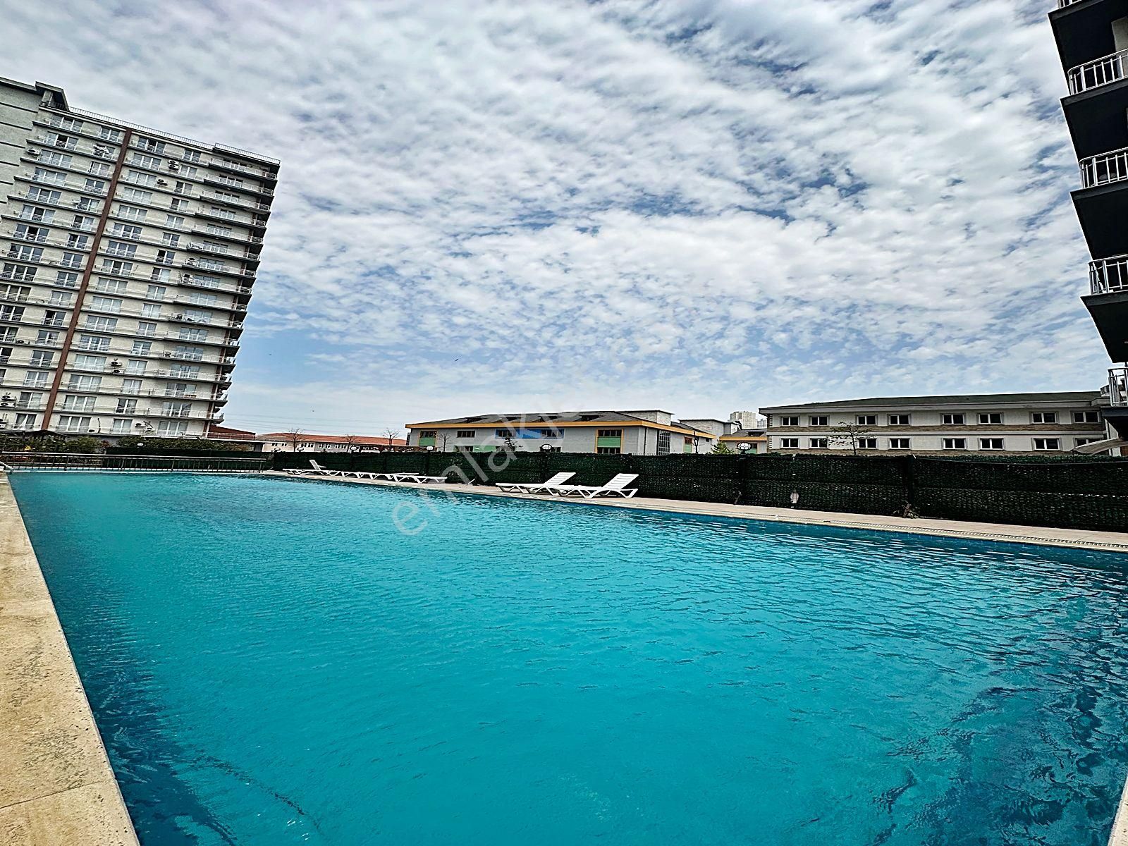 Merkezi Konumda Metrobüse Yakın 1+1 Site İçinde Lüks Daire !!! - Görsel 17