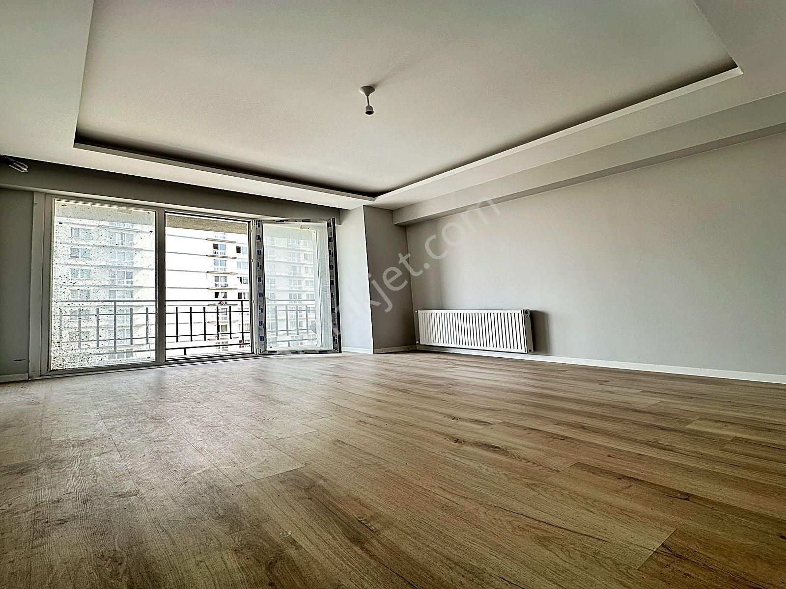 Merkezi Konumda Metrobüse Yakın 1+1 Site İçinde Lüks Daire !!! - Görsel 11