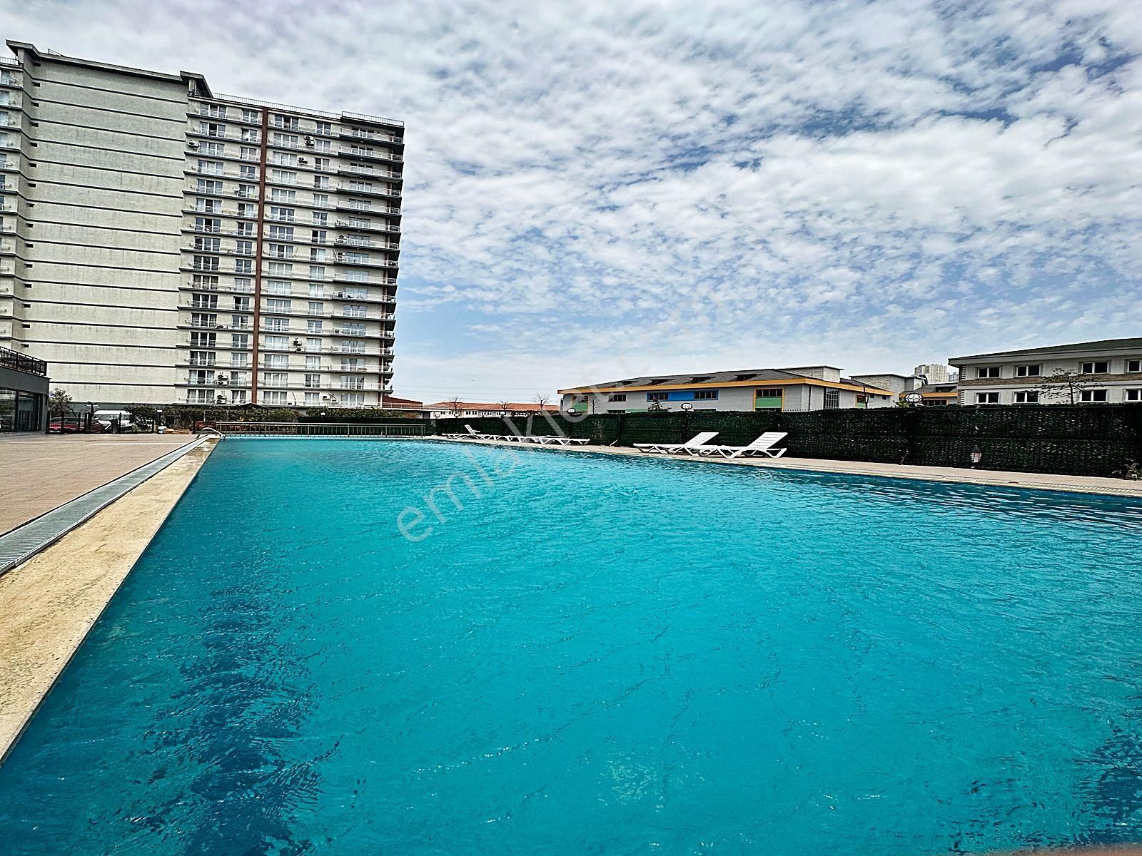 Merkezi Konumda Metrobüse Yakın 1+1 Site İçinde Lüks Daire !!! - Görsel 13