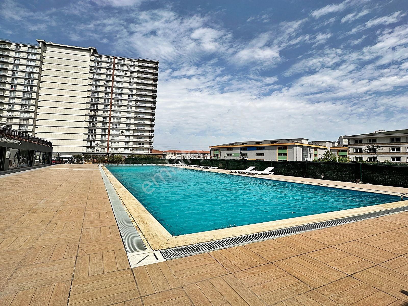 Merkezi Konumda Metrobüse Yakın 1+1 Site İçinde Lüks Daire !!! - Görsel 7