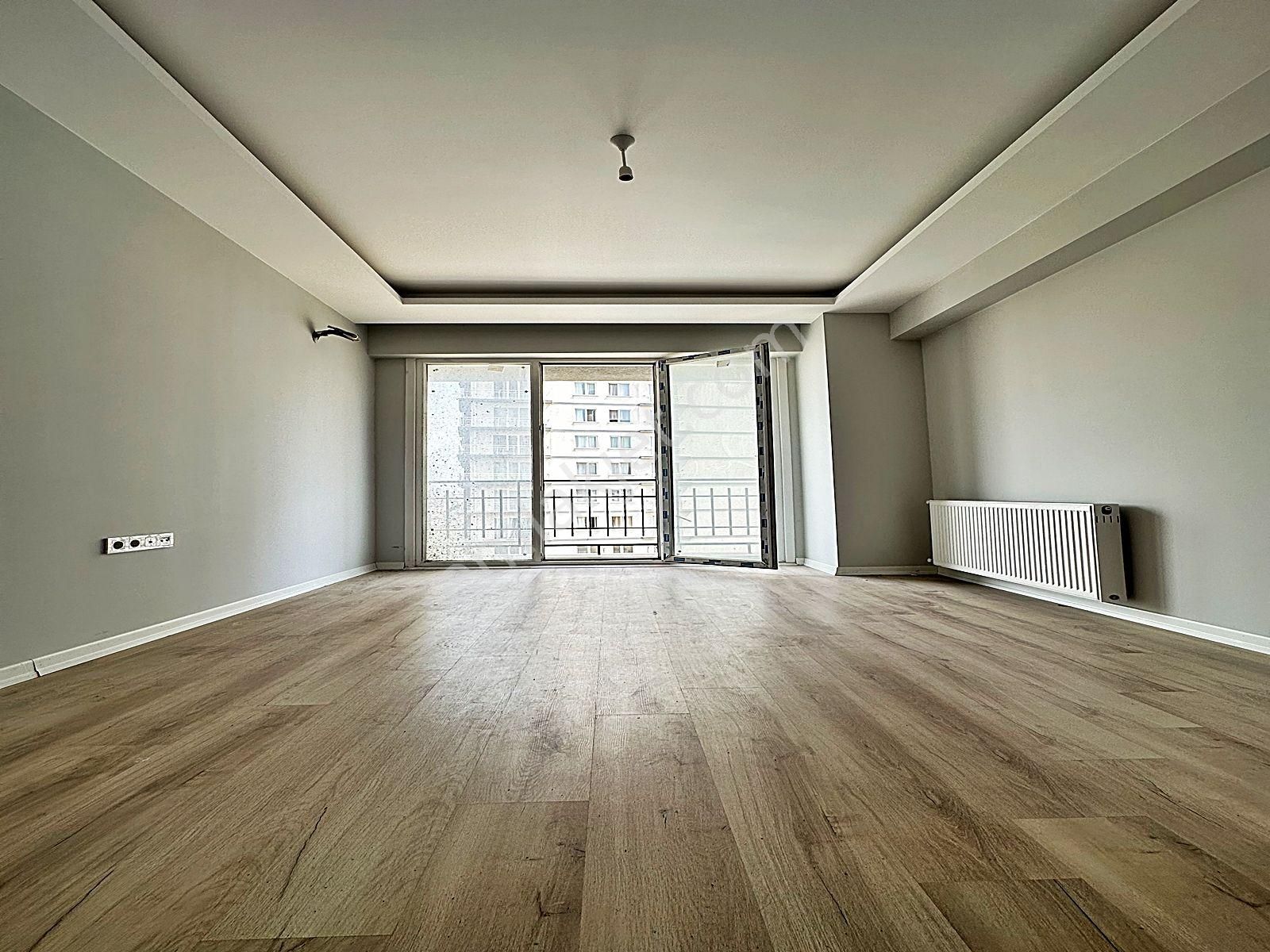 Merkezi Konumda Metrobüse Yakın 1+1 Site İçinde Lüks Daire !!! - Görsel 12