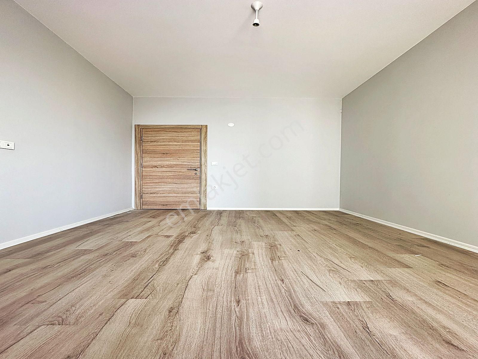 Merkezi Konumda Metrobüse Yakın 1+1 Site İçinde Lüks Daire !!! - Görsel 6