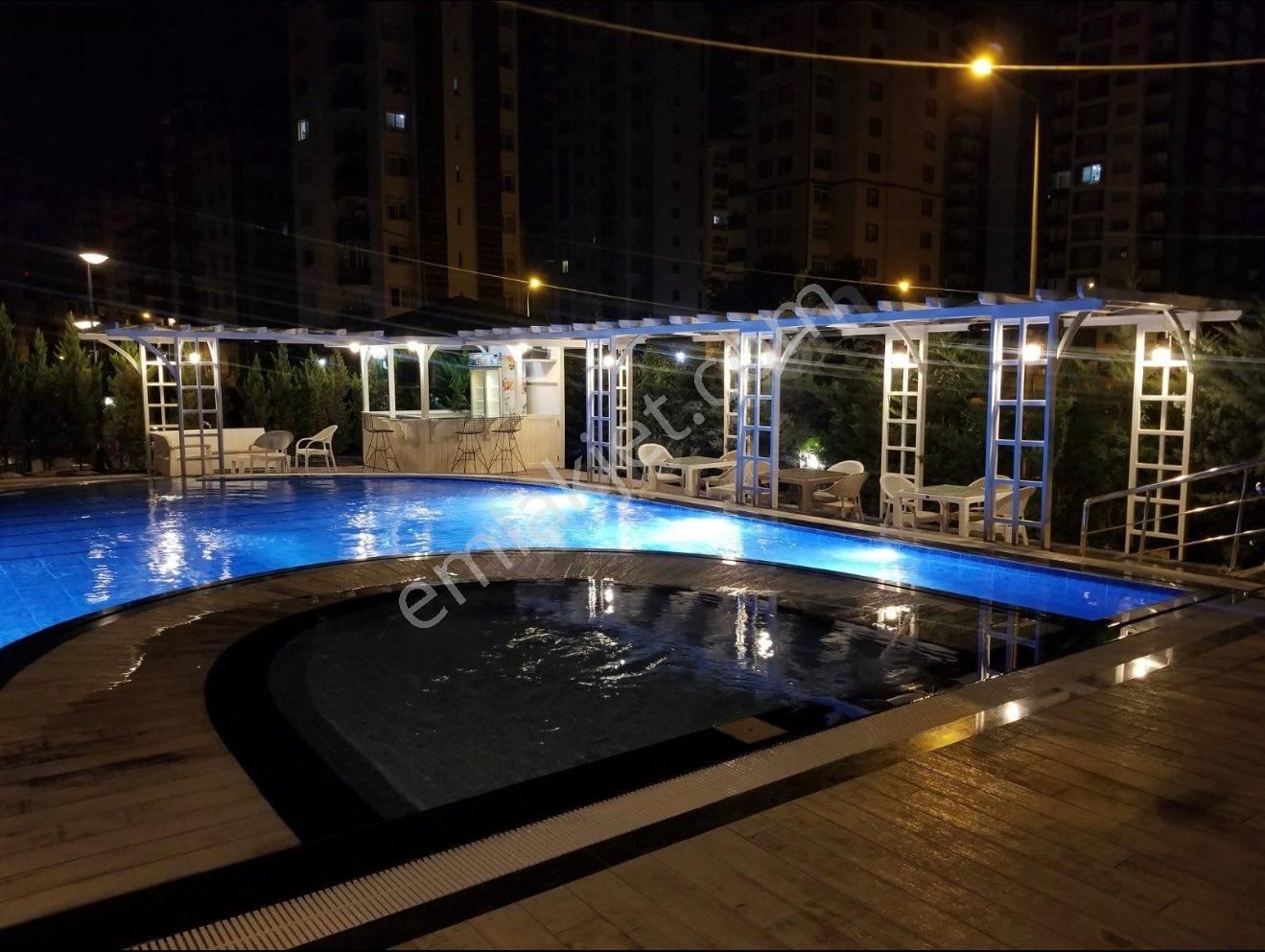 Gürselpaşa’da 7/24 Güvenlikli Sitede | Havuzlu Lüks Eşyalı 1+1 - Görsel 13